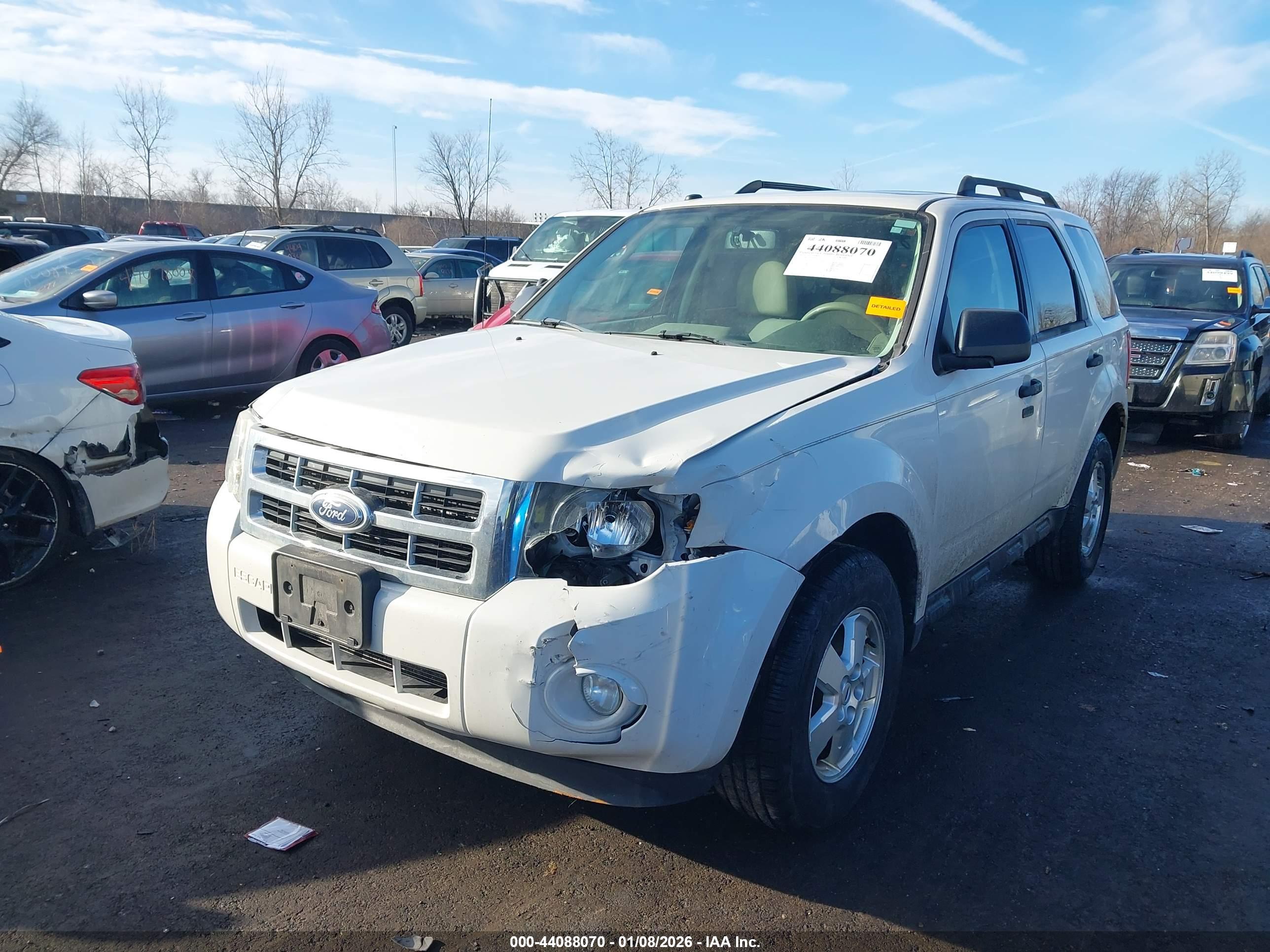 FORD ESCAPE image 2