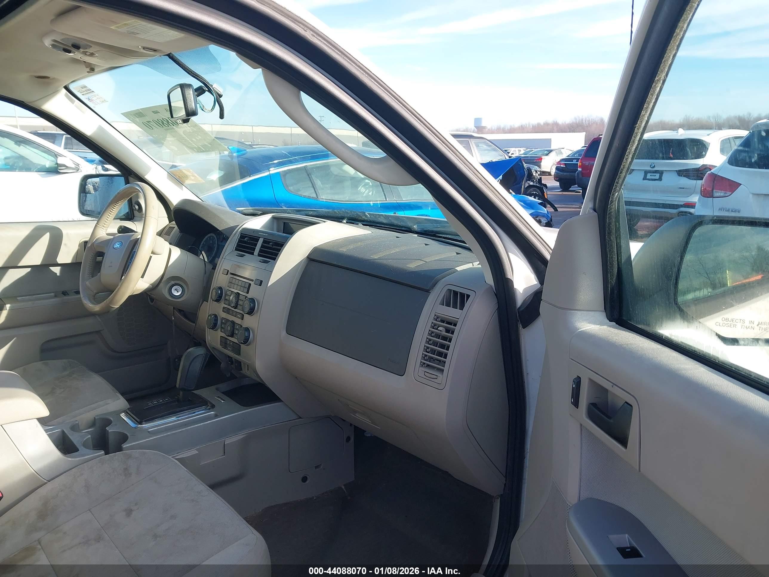 FORD ESCAPE image 5