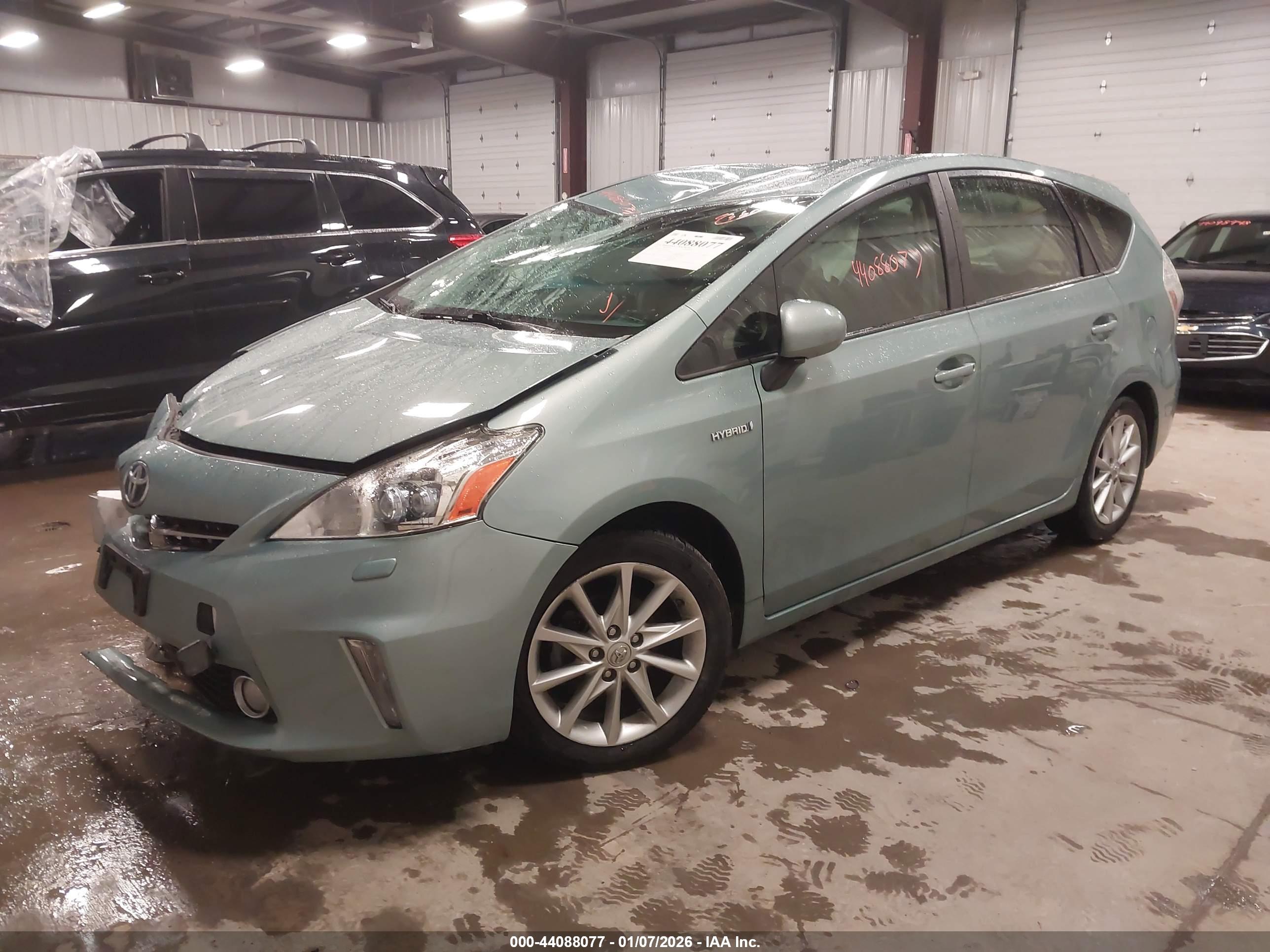 TOYOTA PRIUS image 2