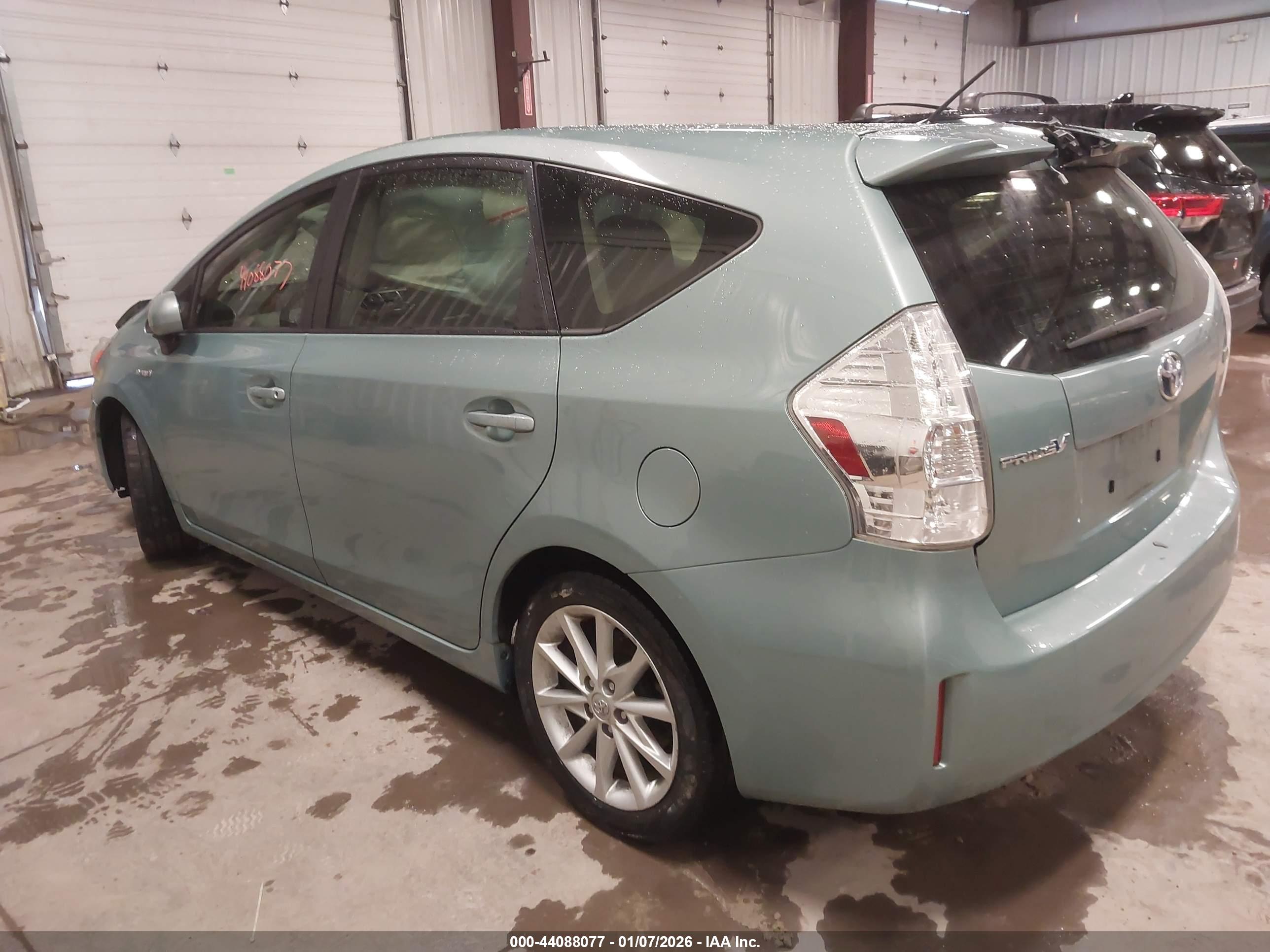 TOYOTA PRIUS image 3