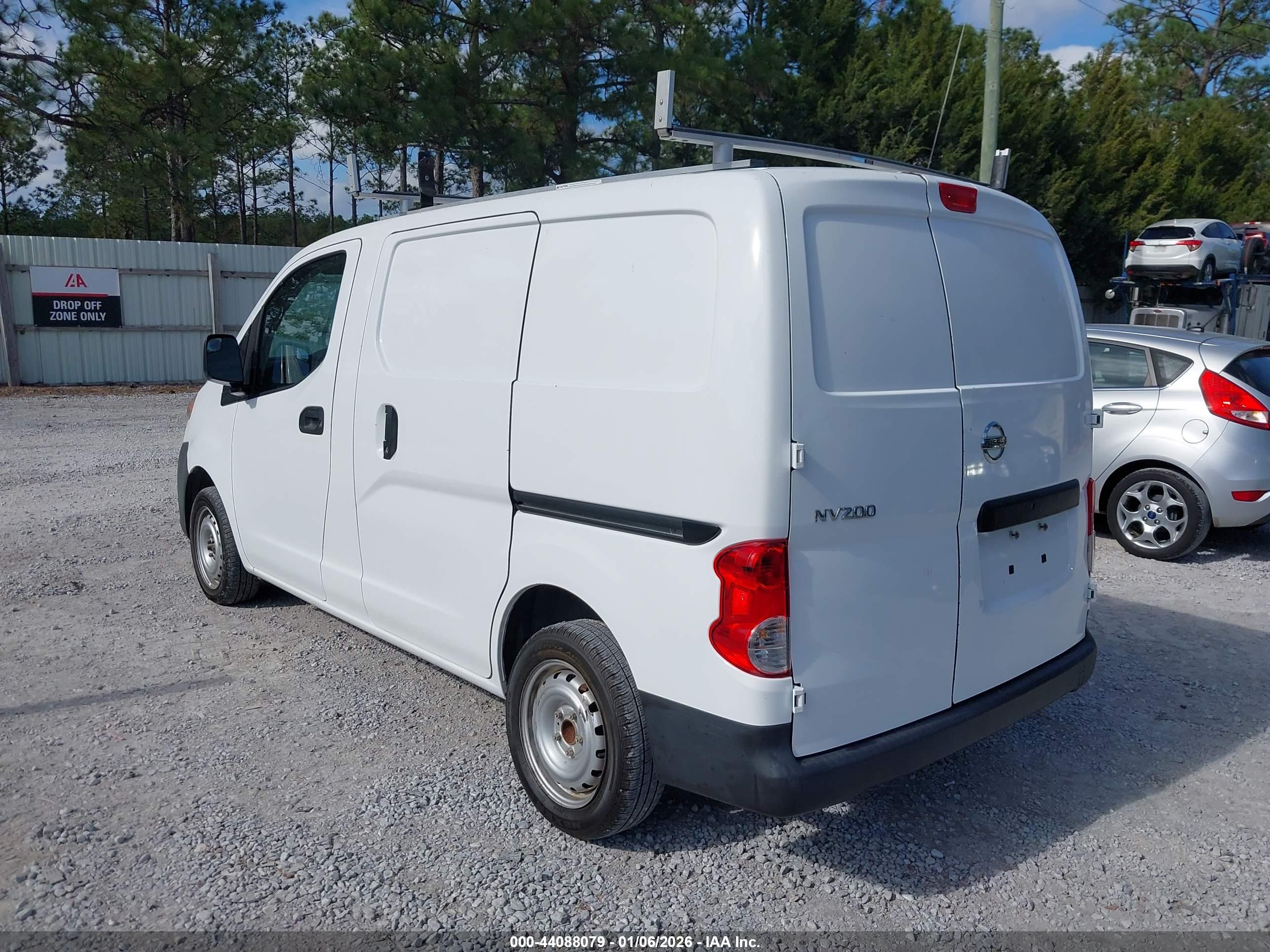NISSAN NV200 image 3