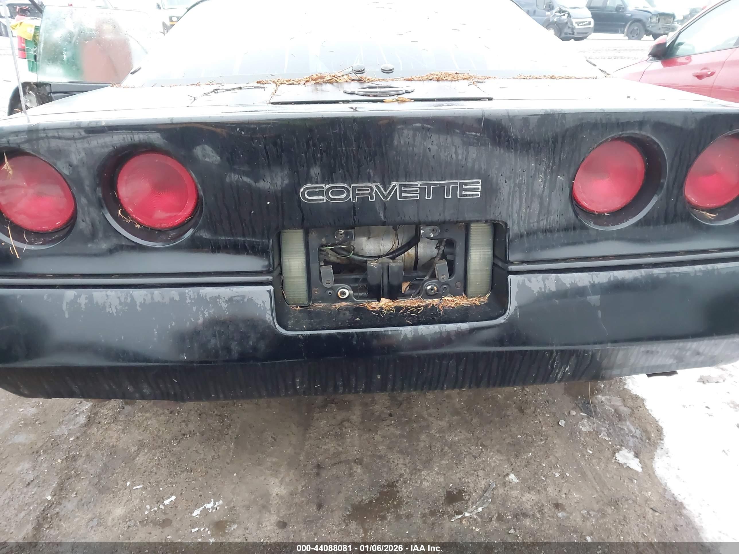CHEVROLET CORVETTE image 6