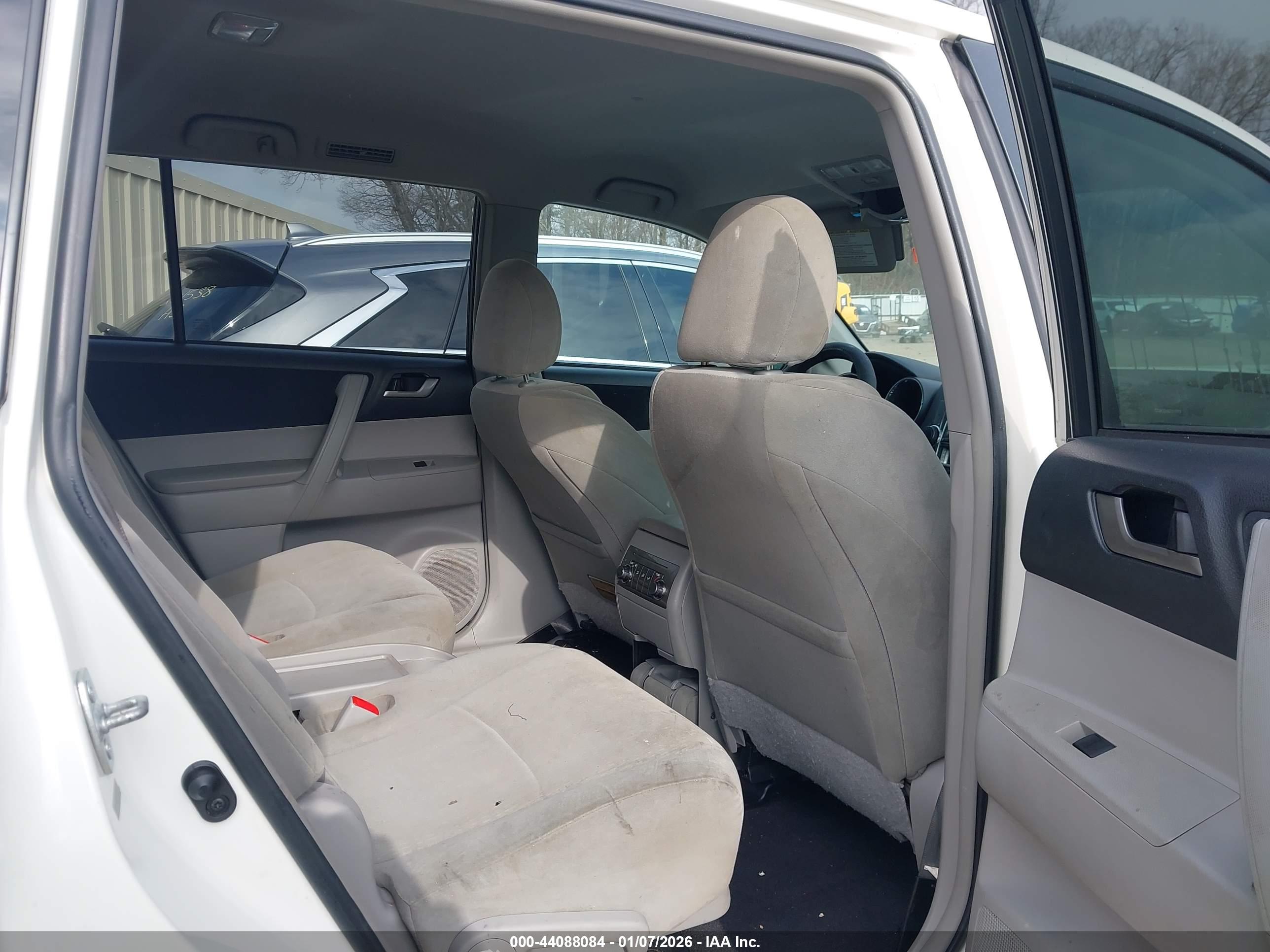 TOYOTA HIGHLANDER image 8