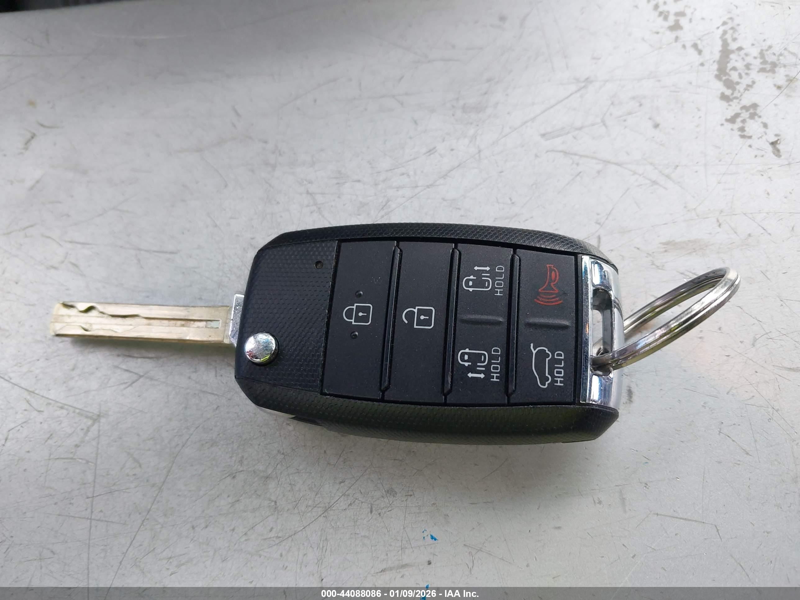KIA SEDONA image 11