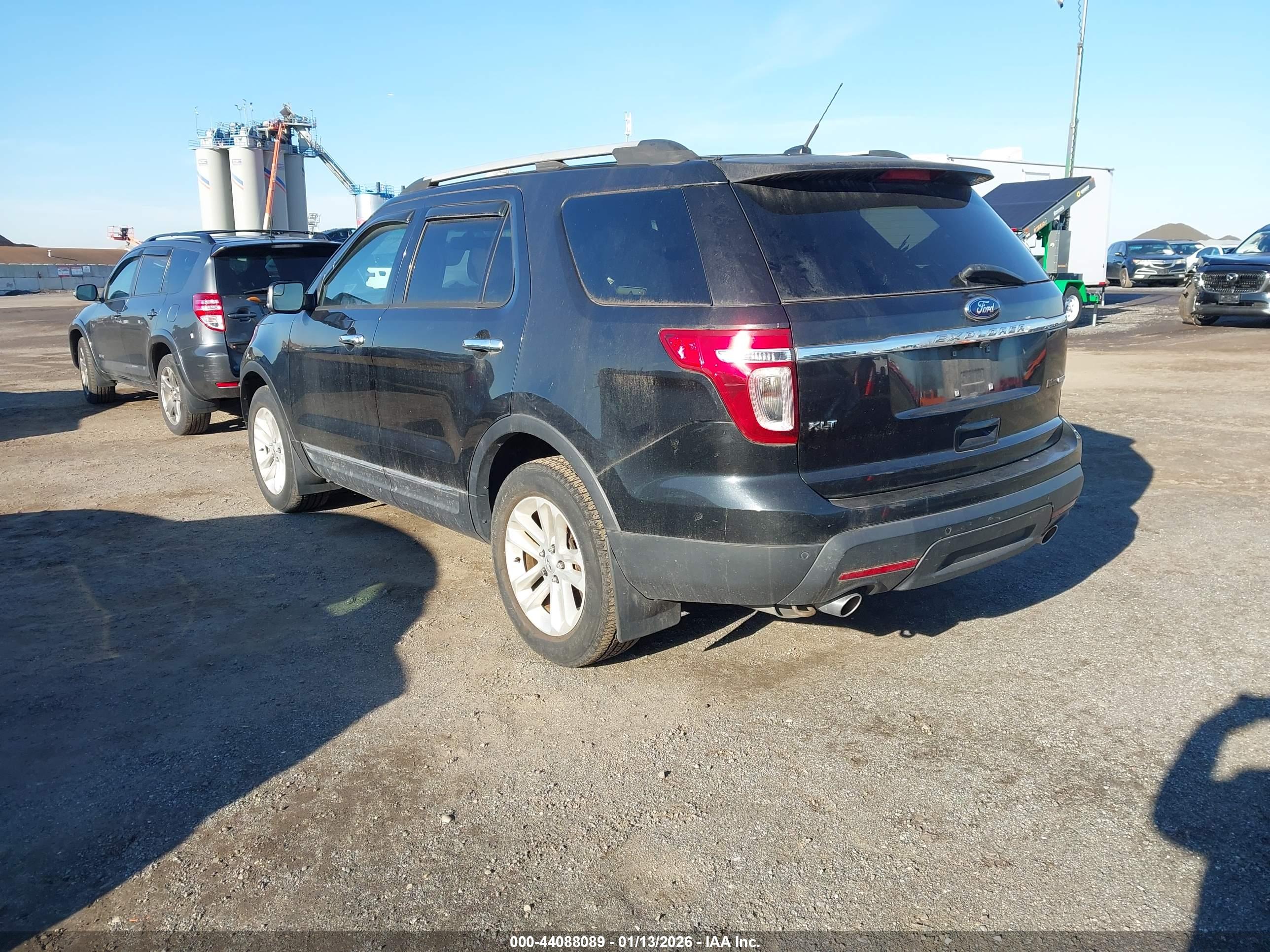 FORD EXPLORER image 3