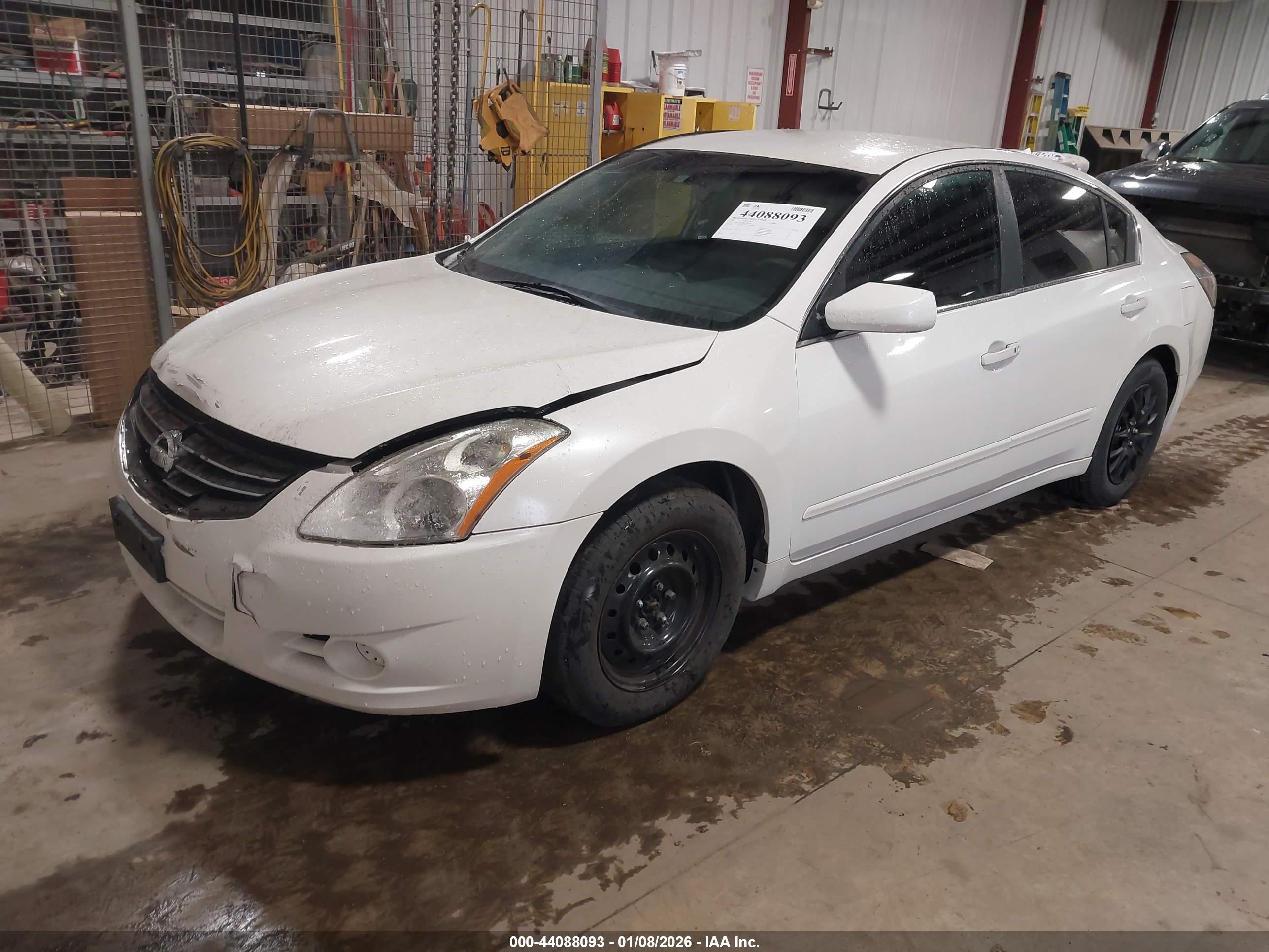 NISSAN ALTIMA image 2