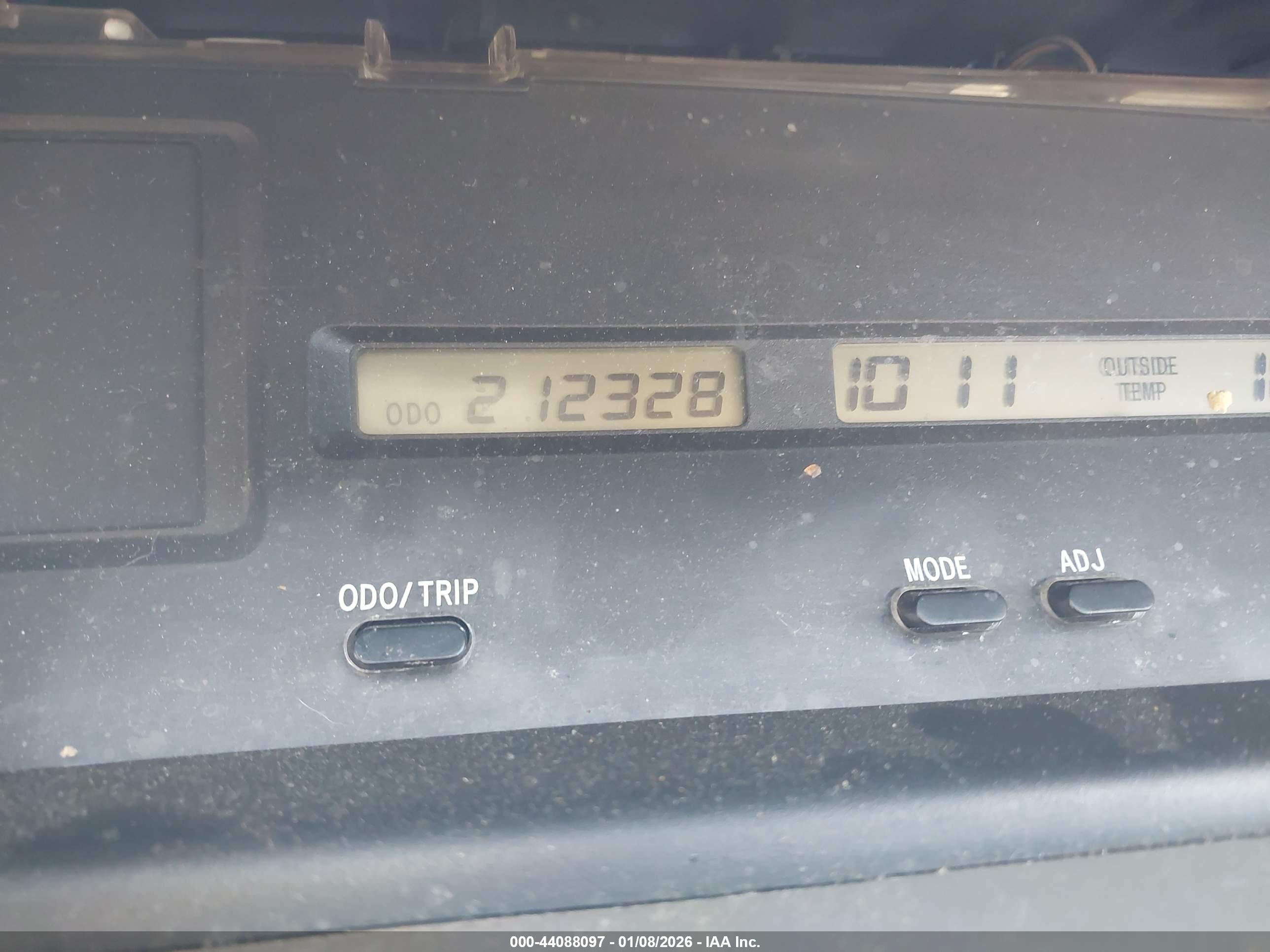 TOYOTA AVALON image 7