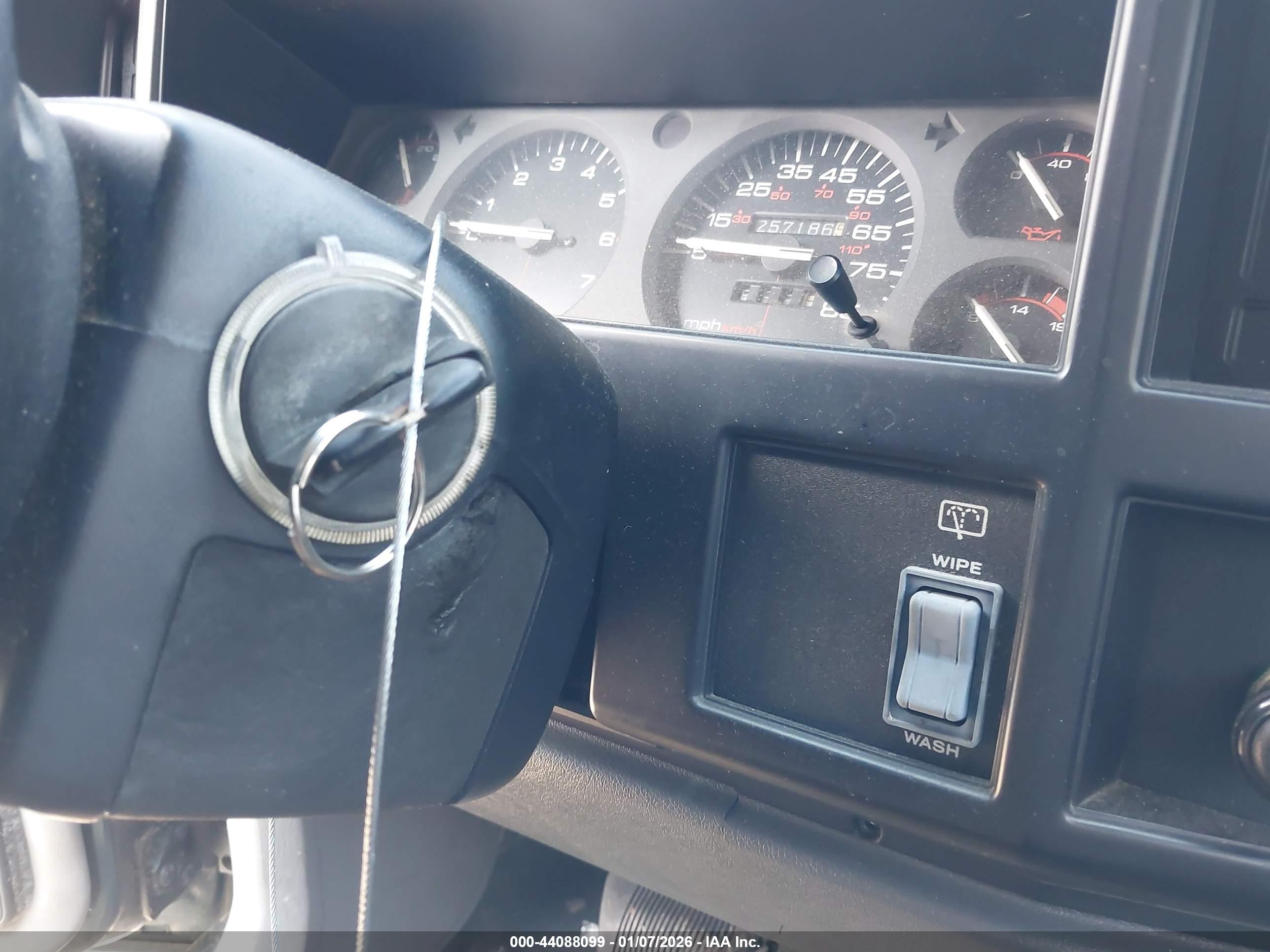 JEEP CHEROKEE image 11