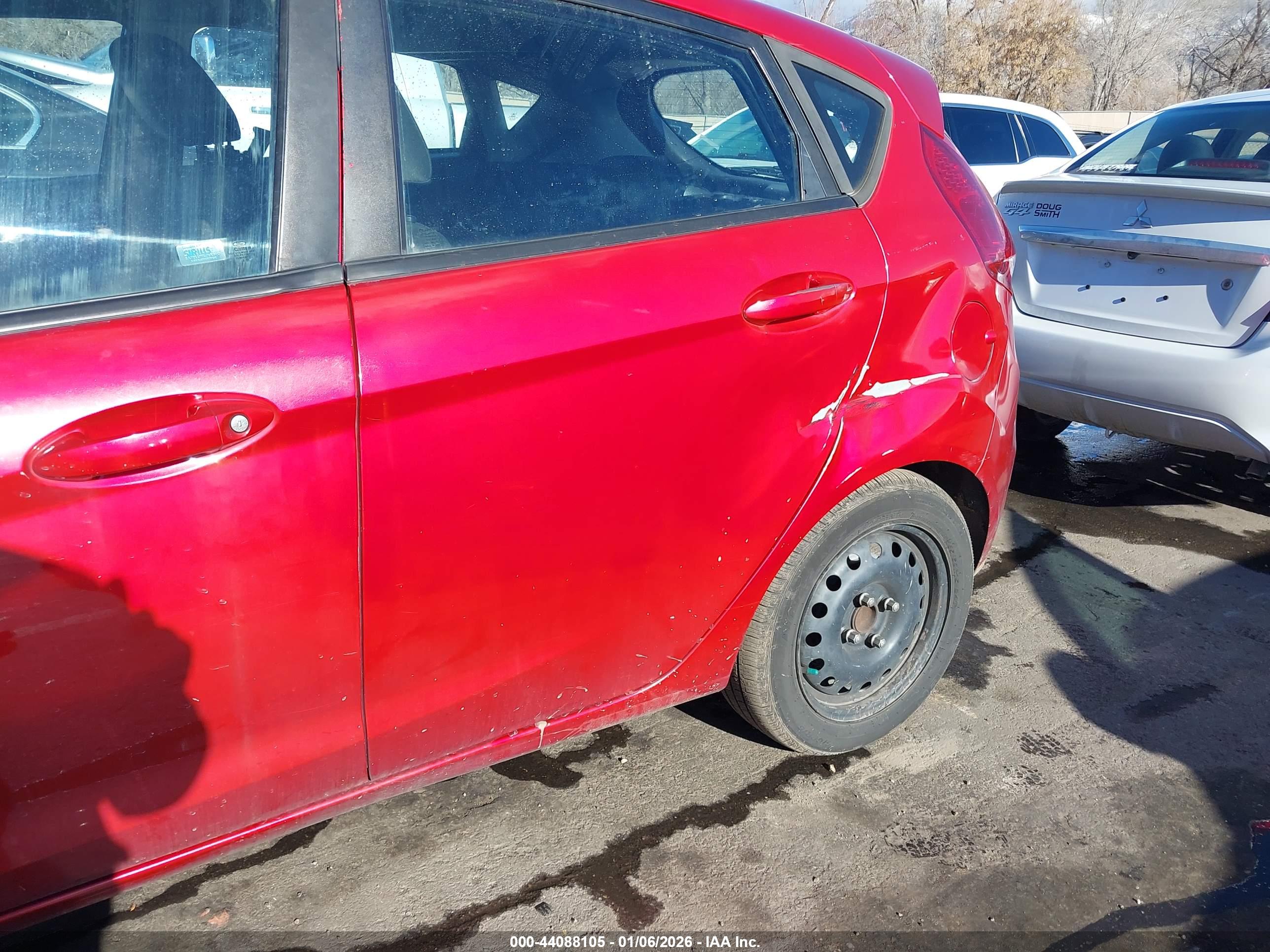 FORD FIESTA image 6