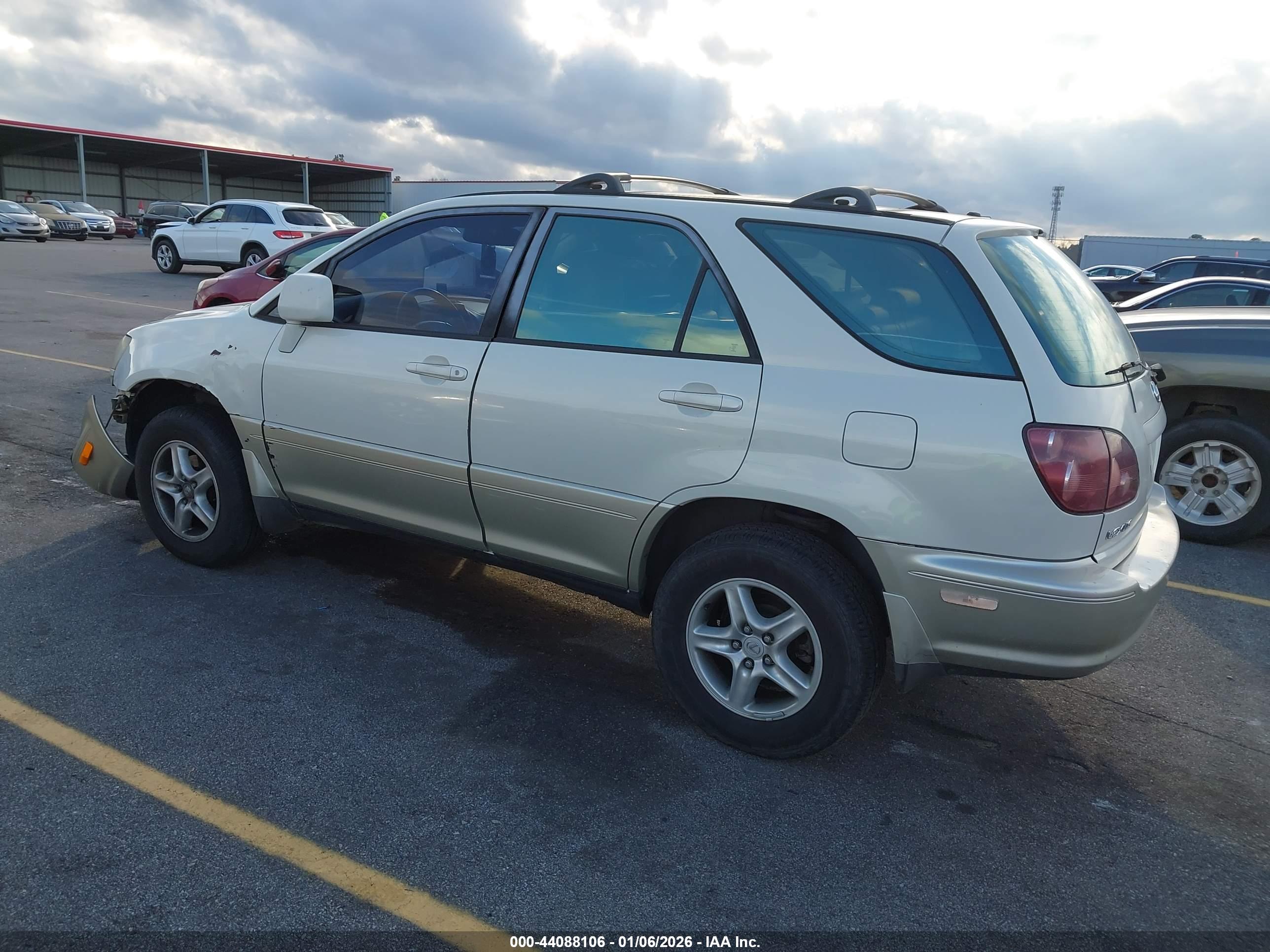 LEXUS RX image 3