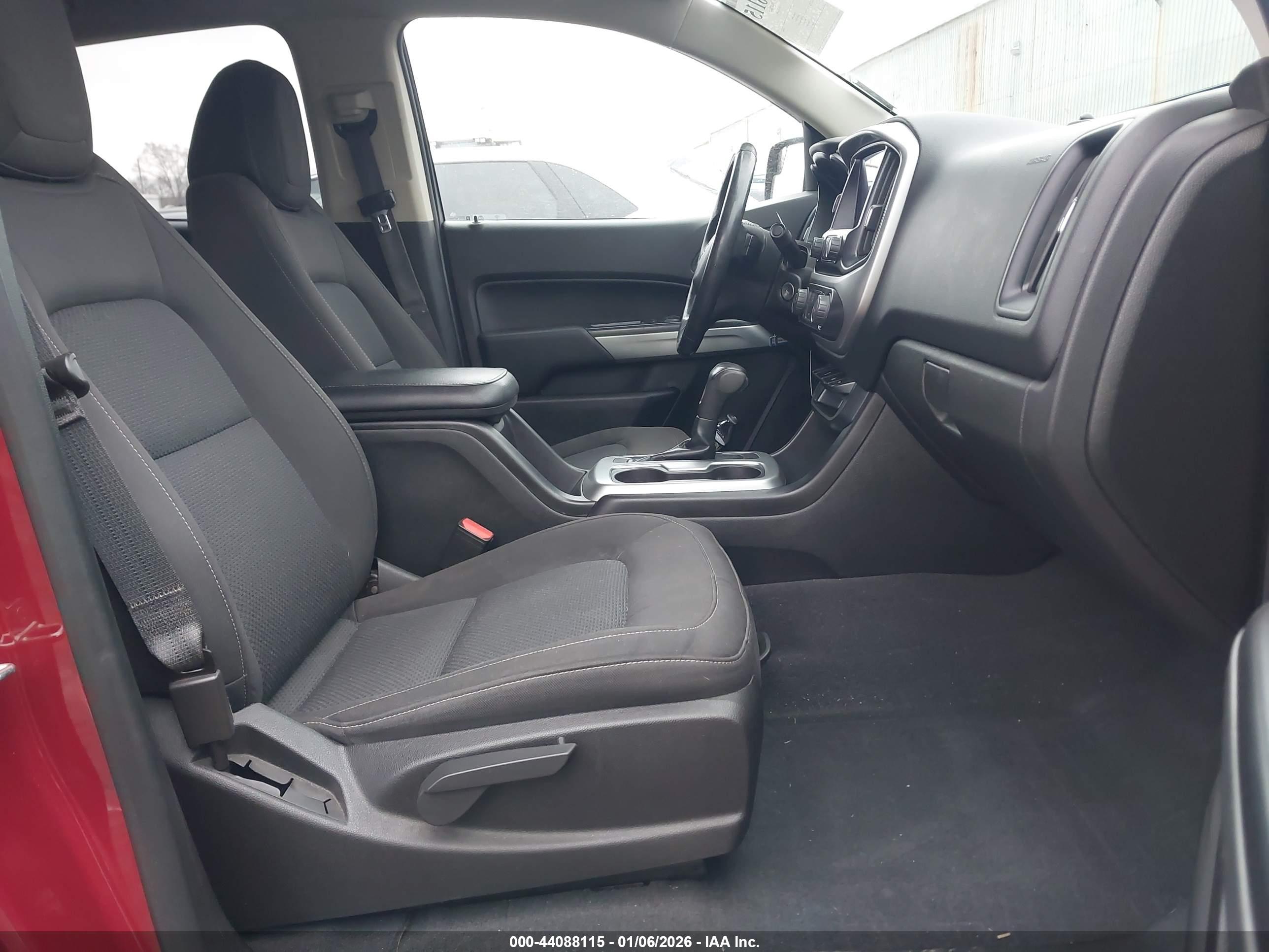 CHEVROLET COLORADO image 5