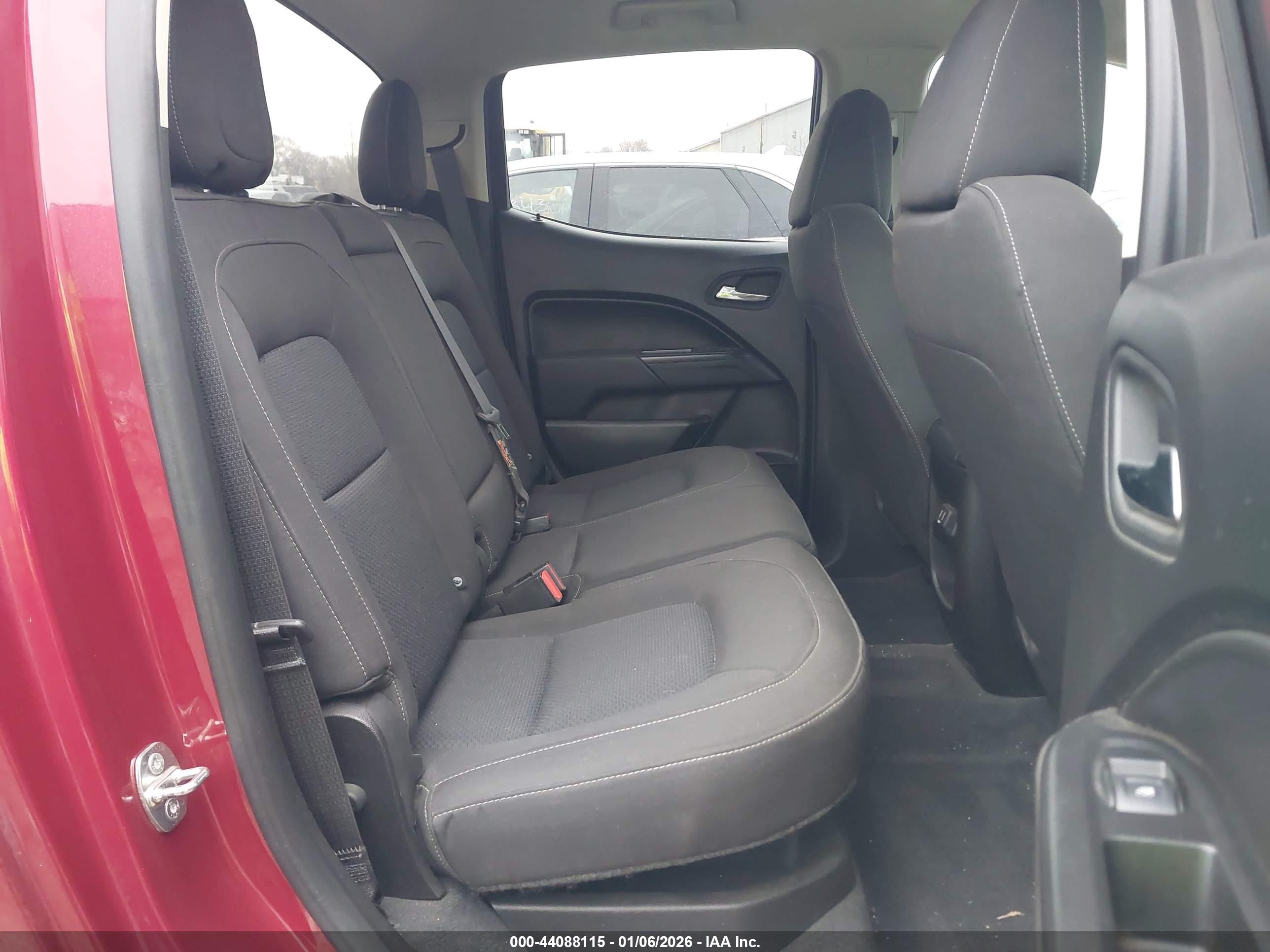 CHEVROLET COLORADO image 8