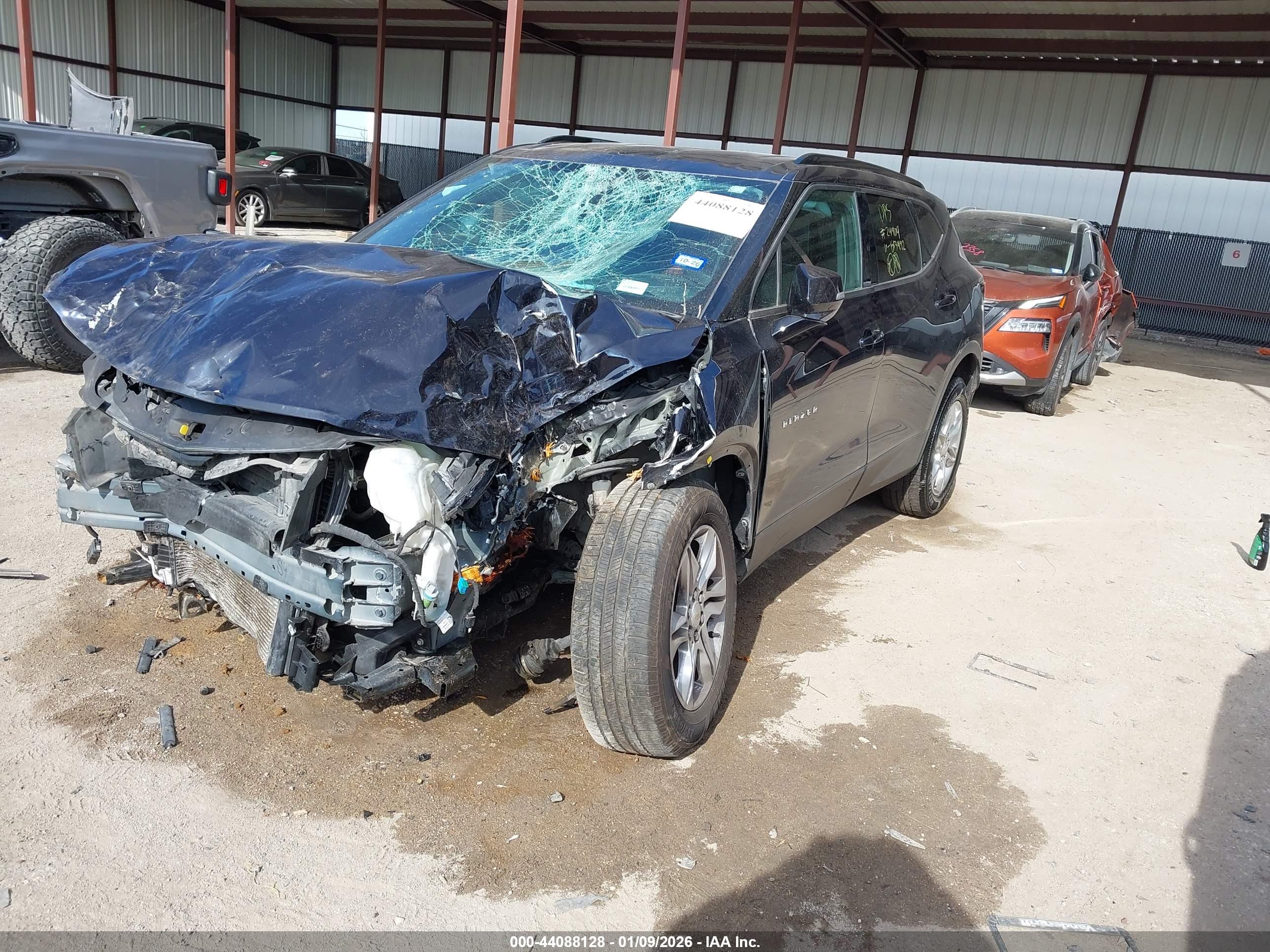 CHEVROLET BLAZER image 2