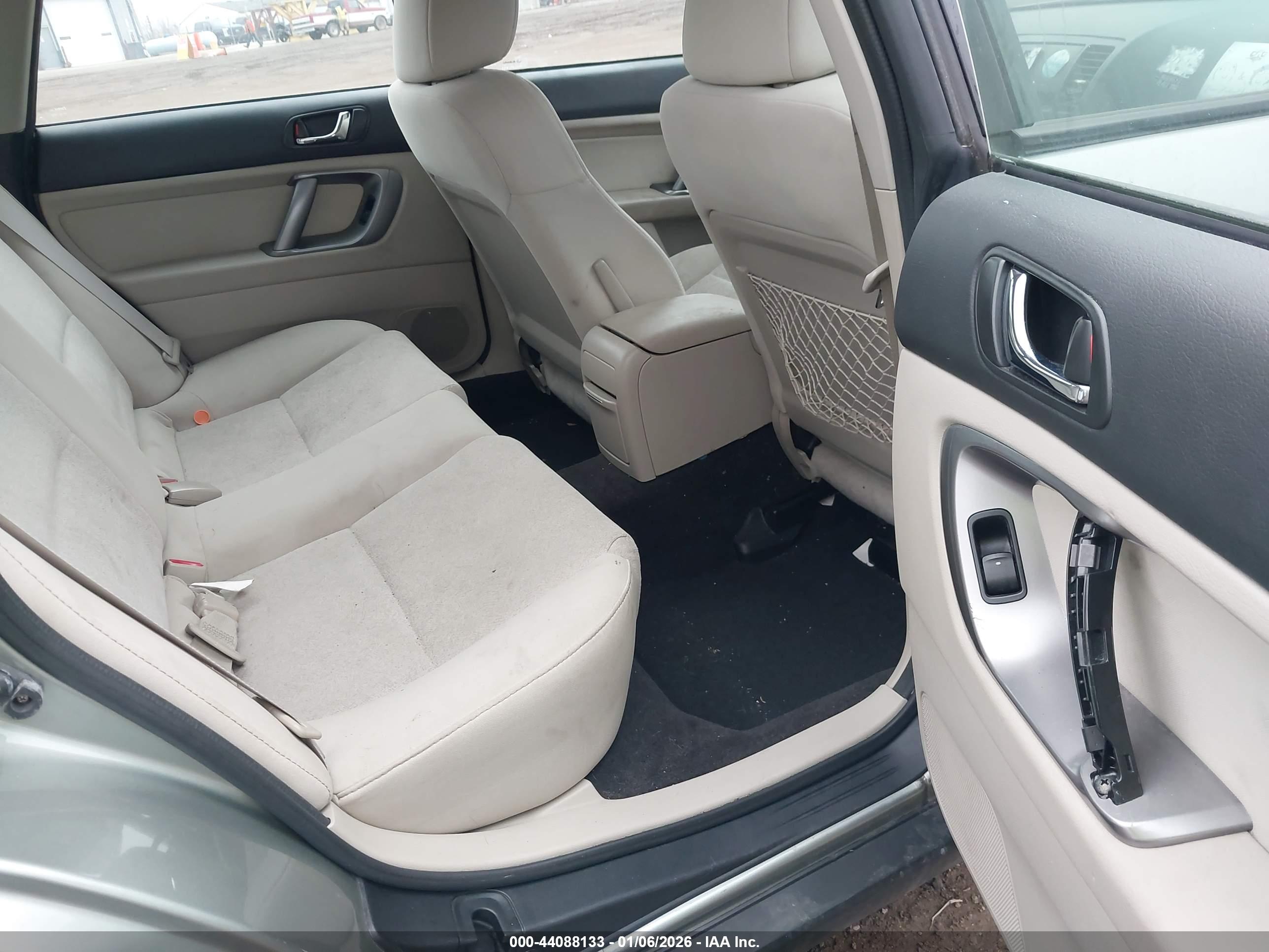 SUBARU OUTBACK image 8