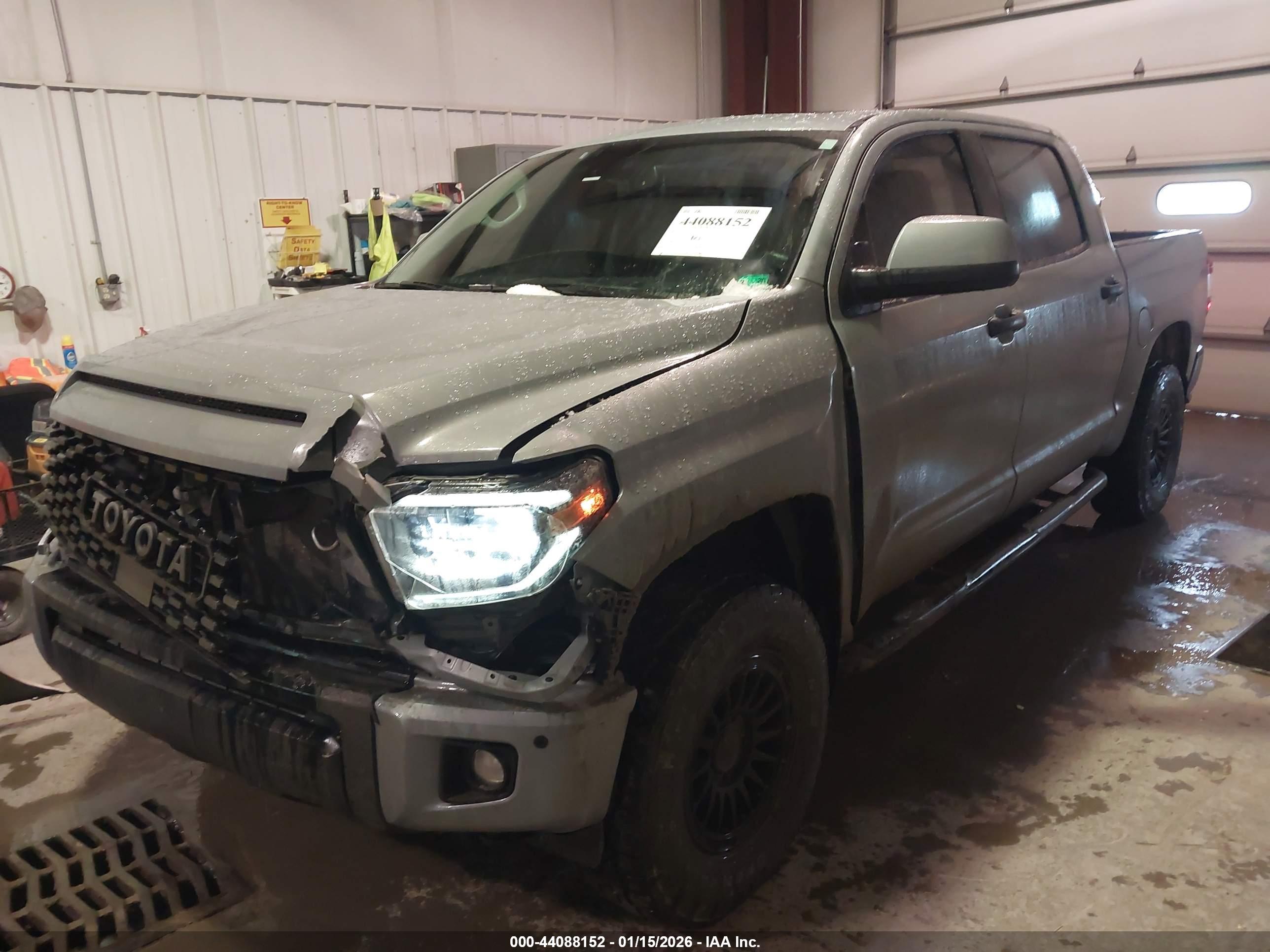 TOYOTA TUNDRA image 2