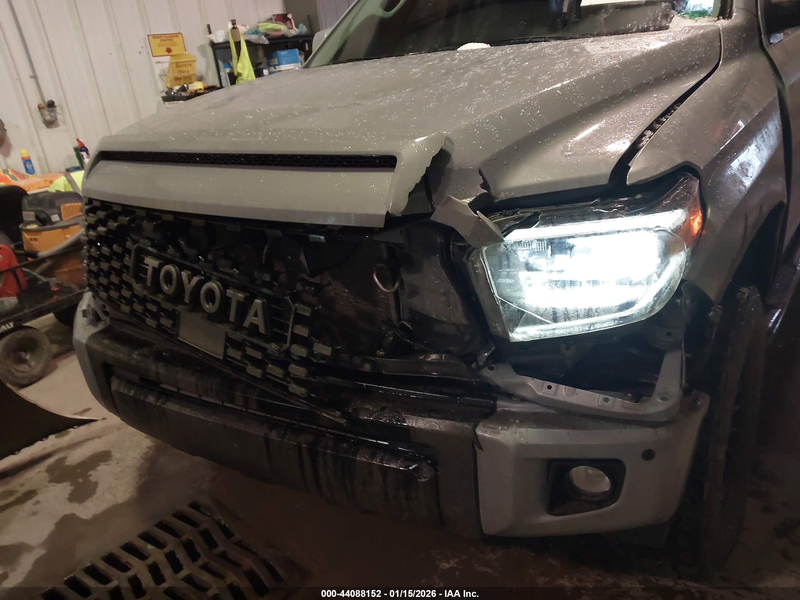 TOYOTA TUNDRA image 6