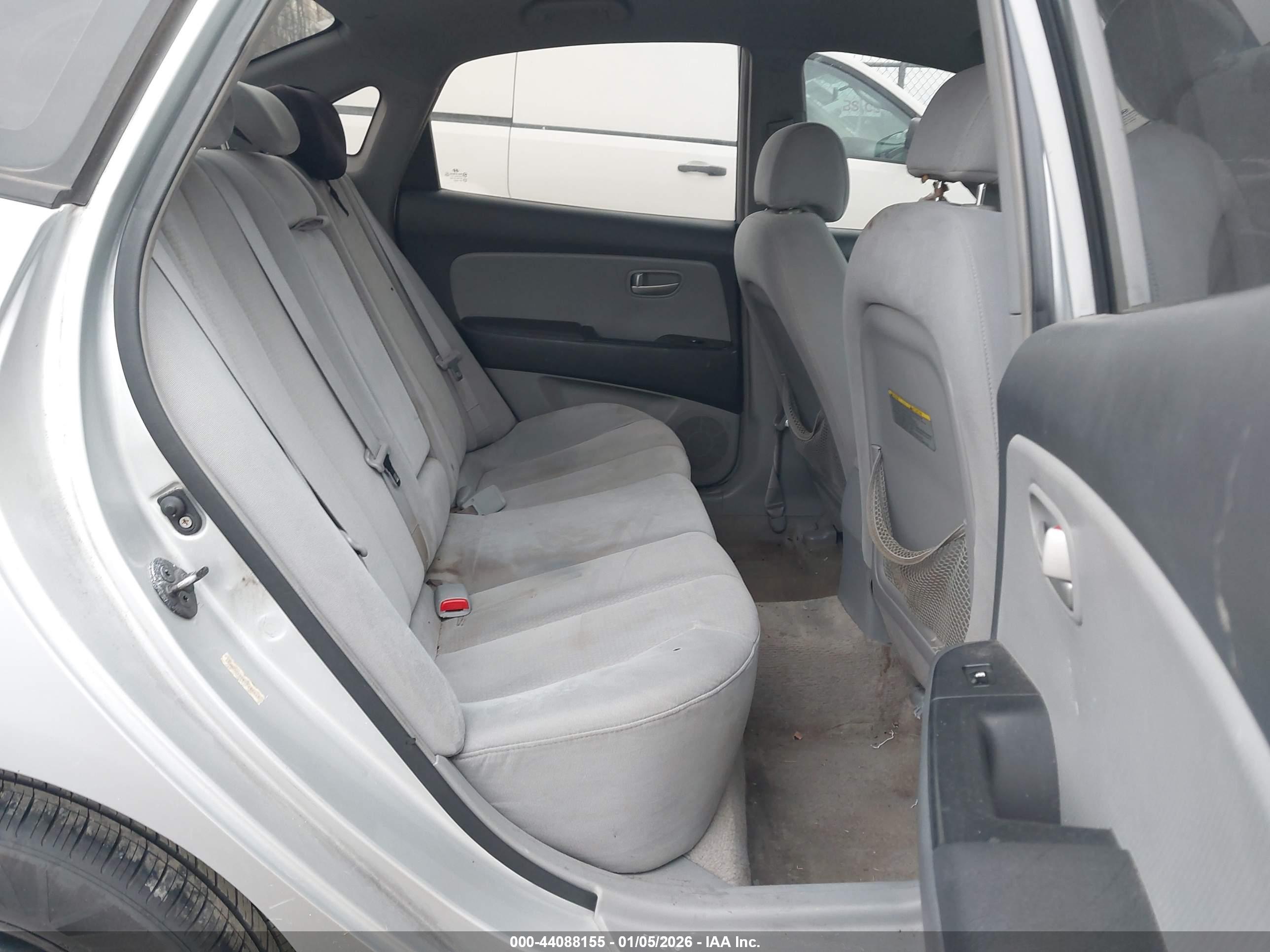 HYUNDAI ELANTRA image 8