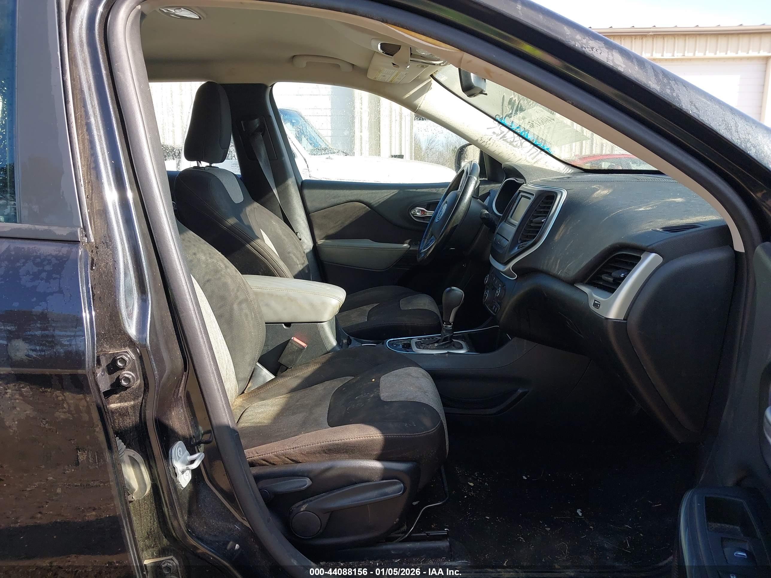JEEP CHEROKEE image 5