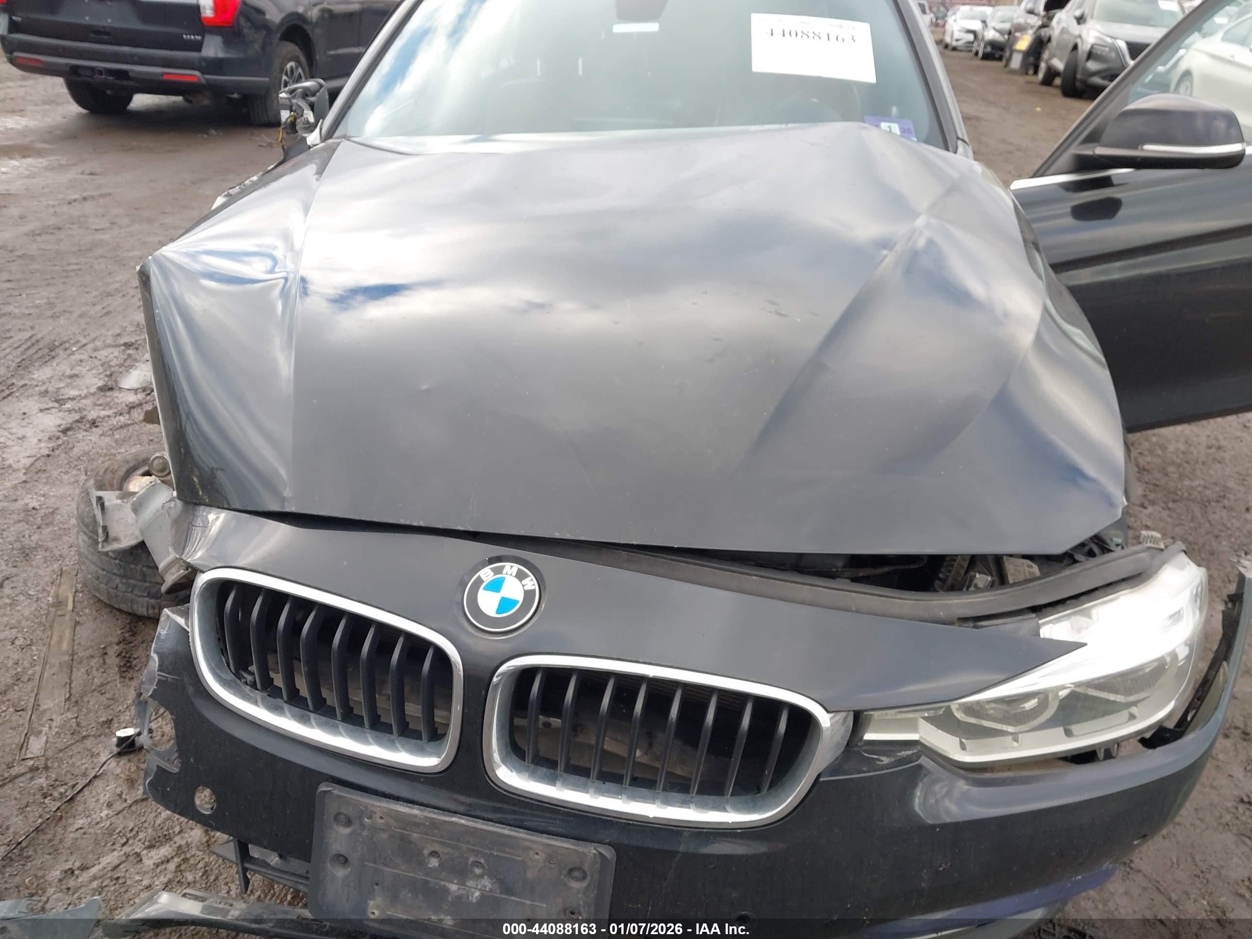 BMW 330I image 10