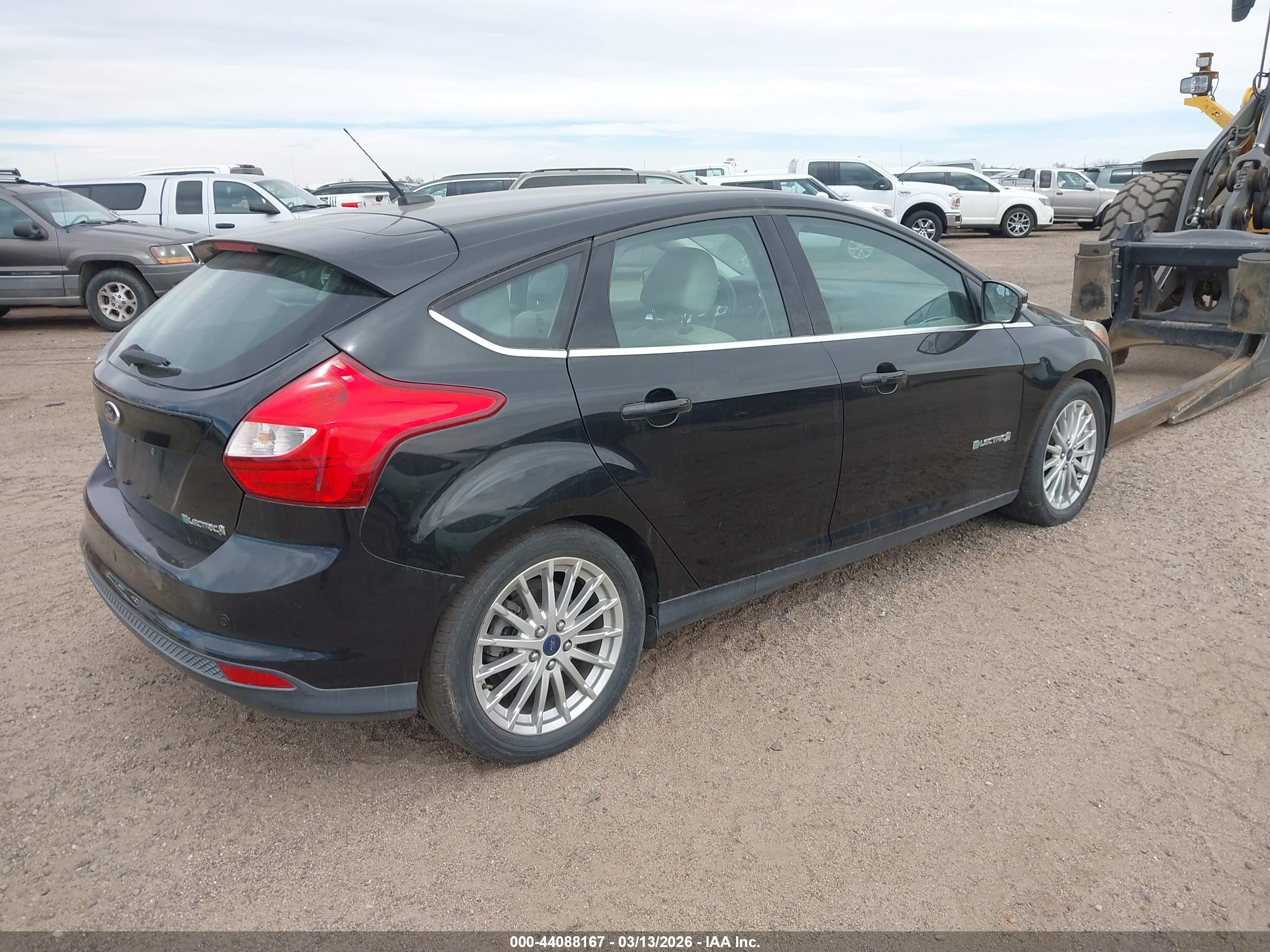 FORD FOCUS image 4