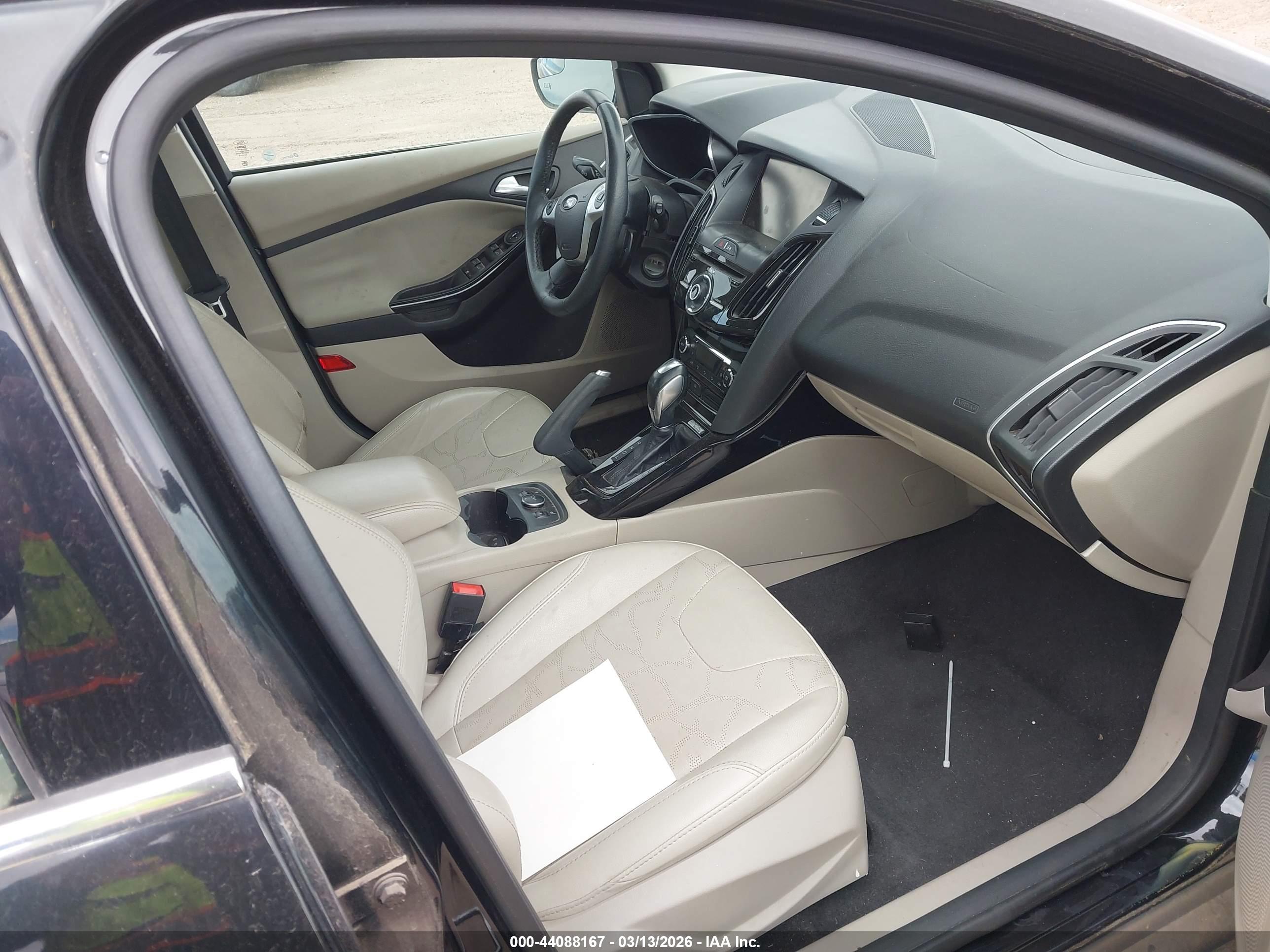 FORD FOCUS image 5