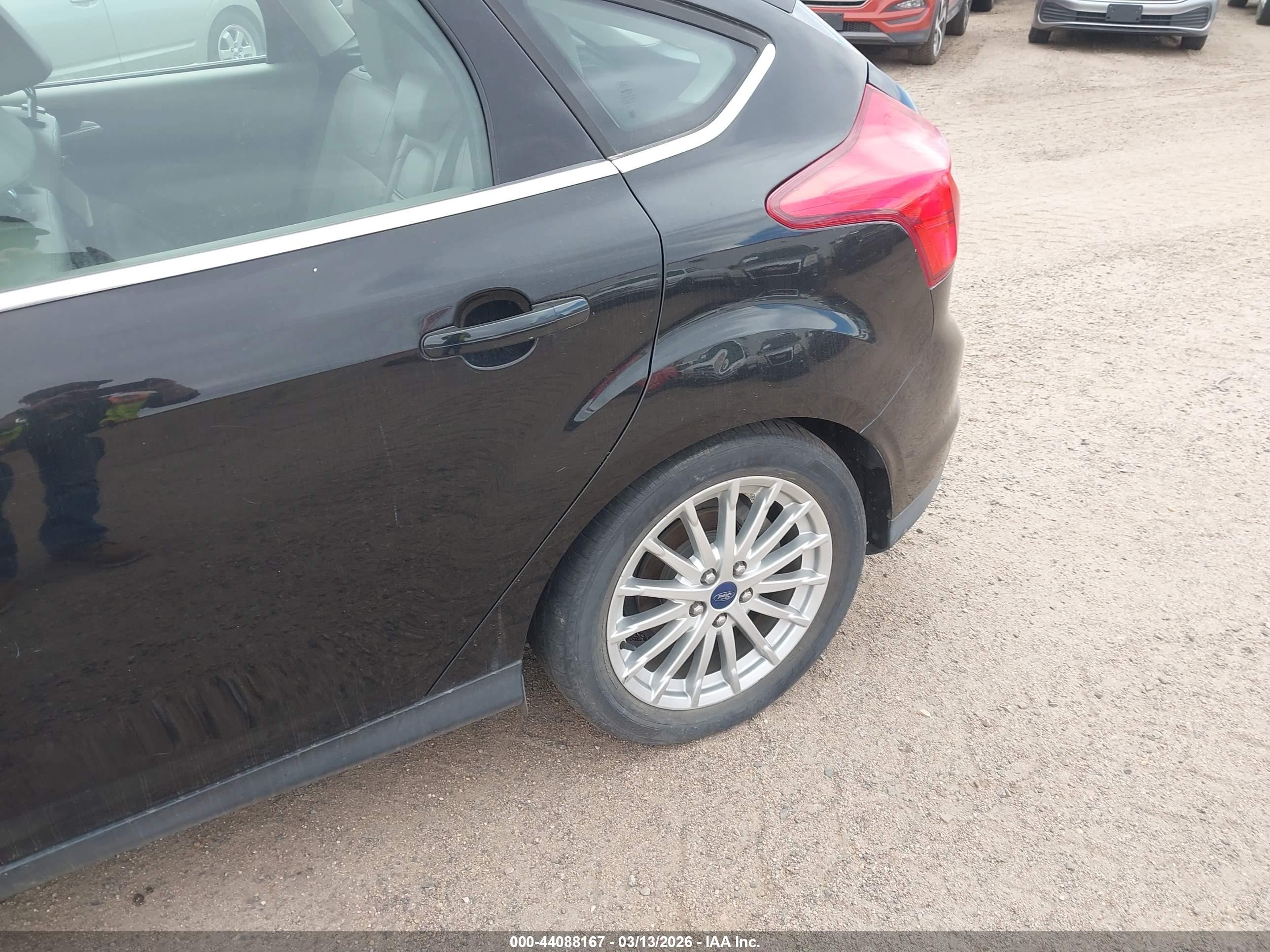 FORD FOCUS image 6