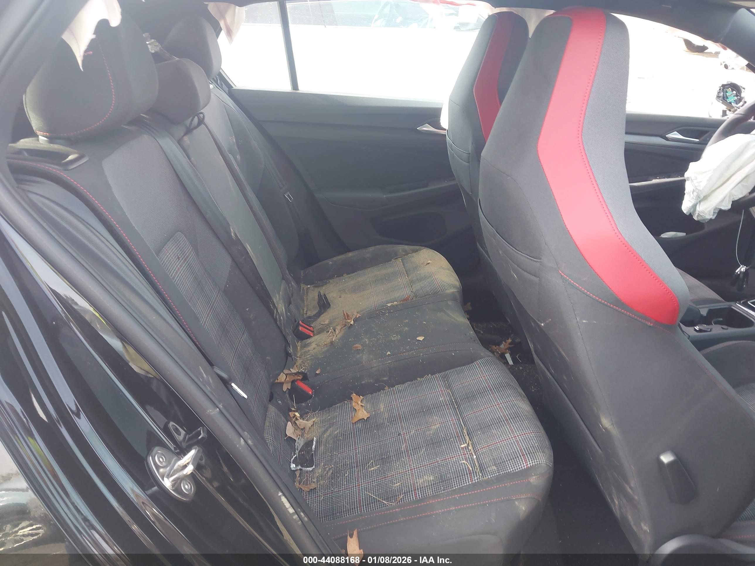VOLKSWAGEN GOLF image 8