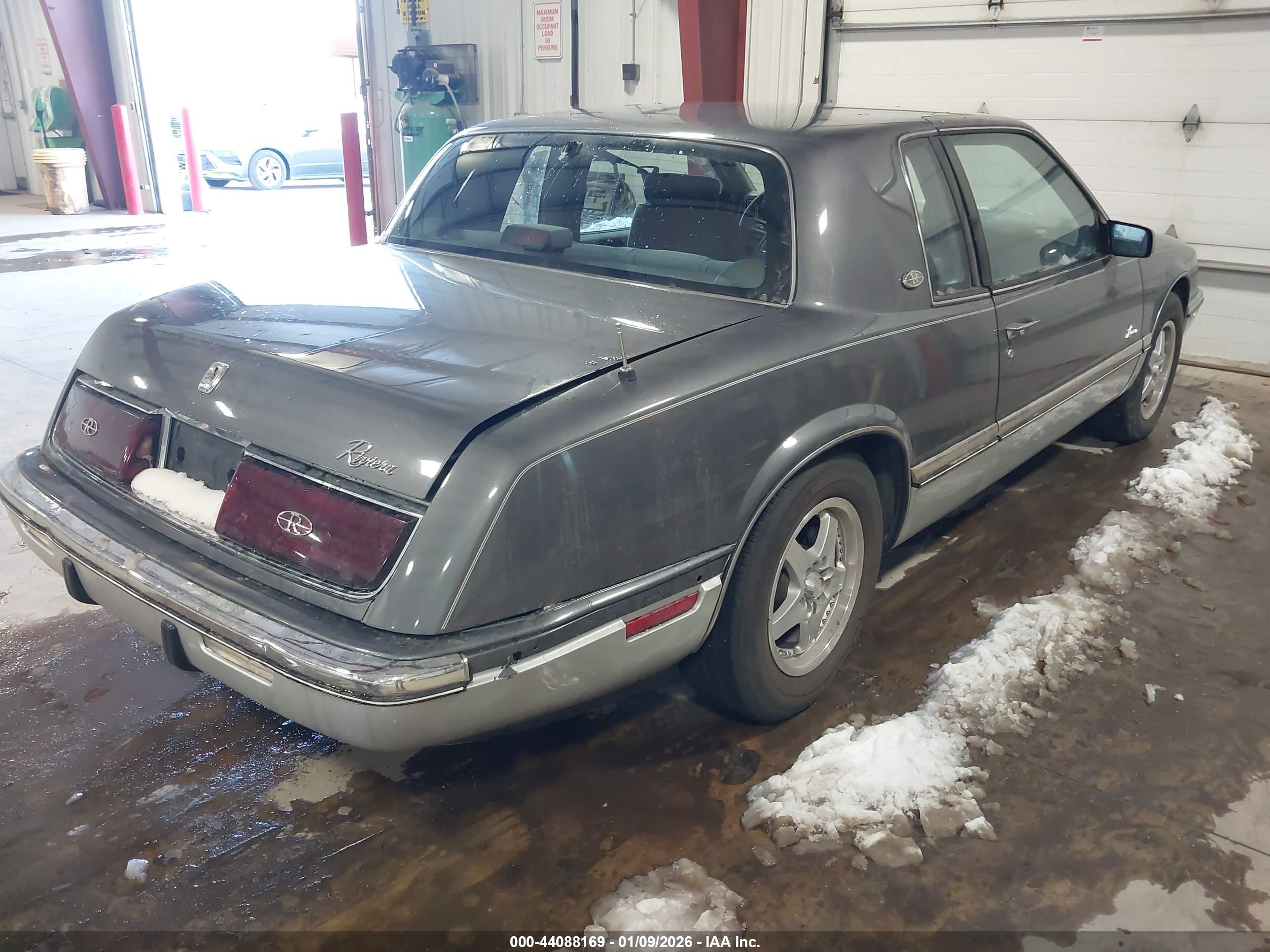 BUICK RIVIERA image 4