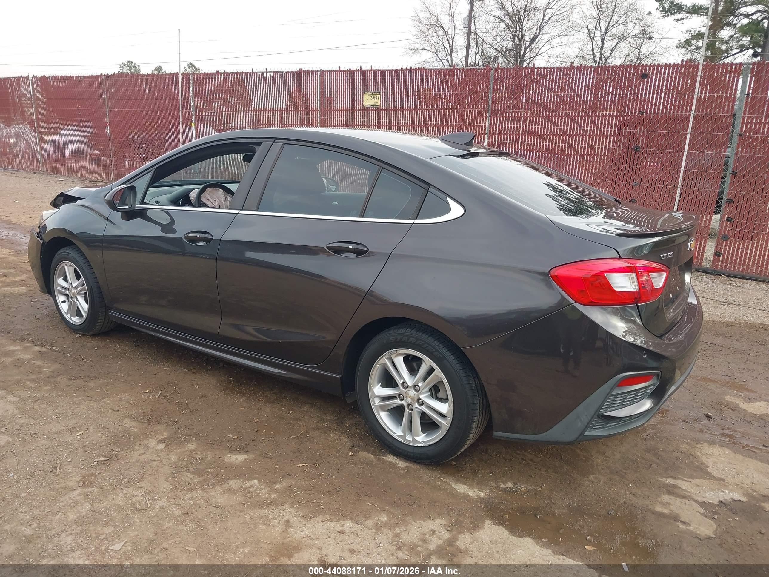CHEVROLET CRUZE image 3