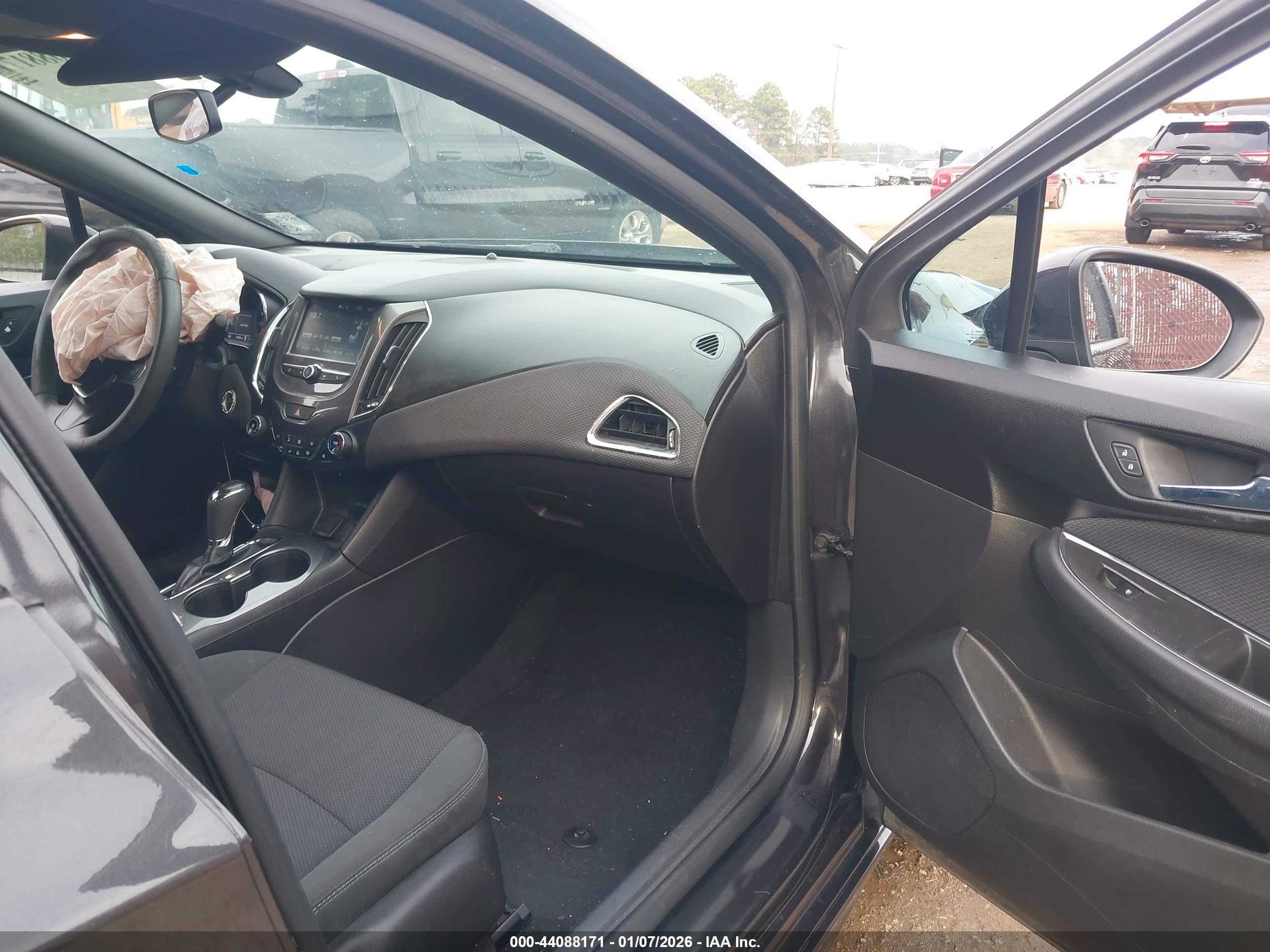 CHEVROLET CRUZE image 5
