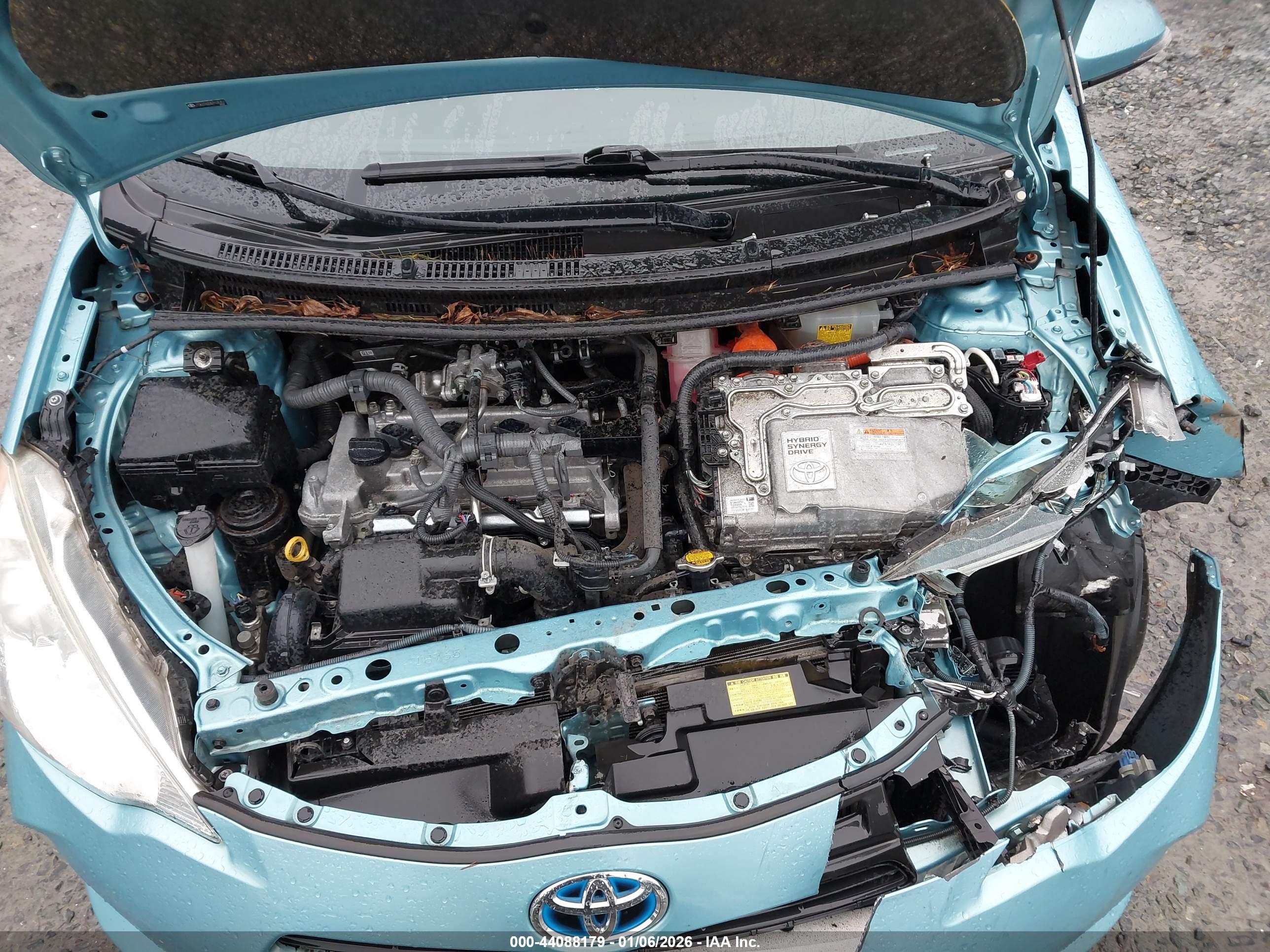TOYOTA PRIUS image 10