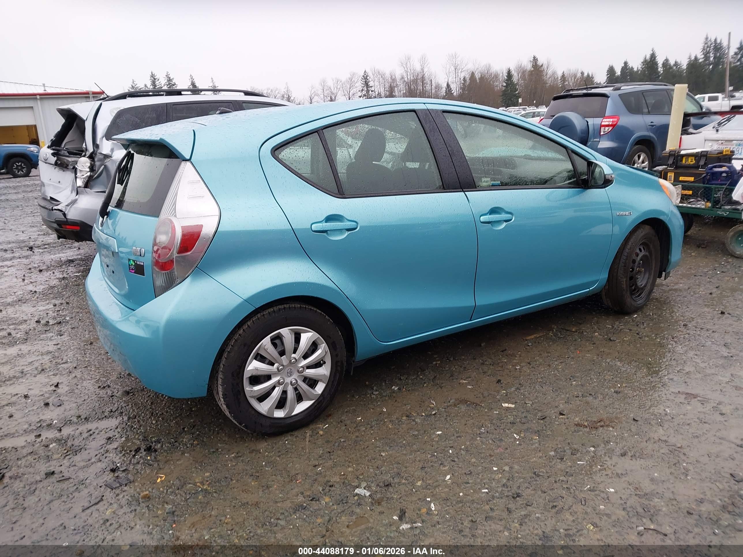 TOYOTA PRIUS image 4