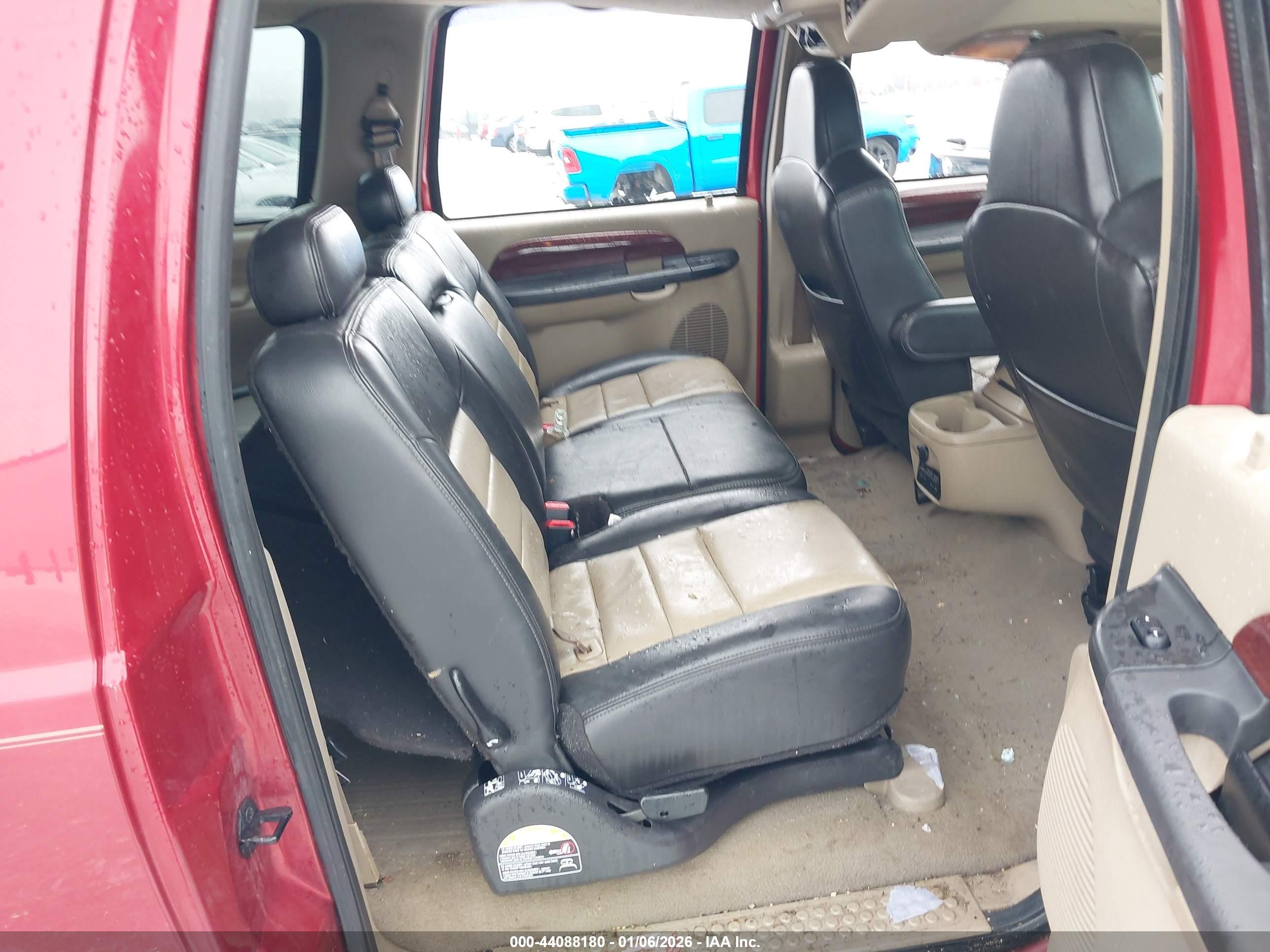 FORD EXCURSION image 8