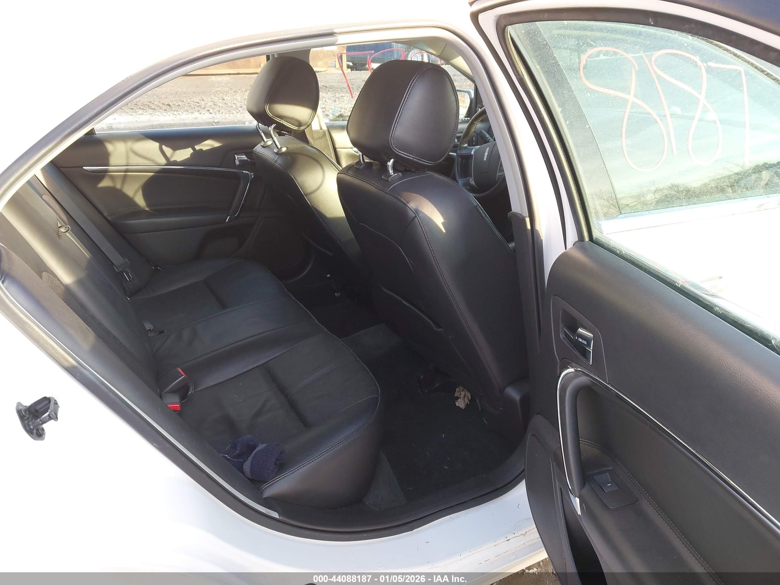 LINCOLN MKZ image 8