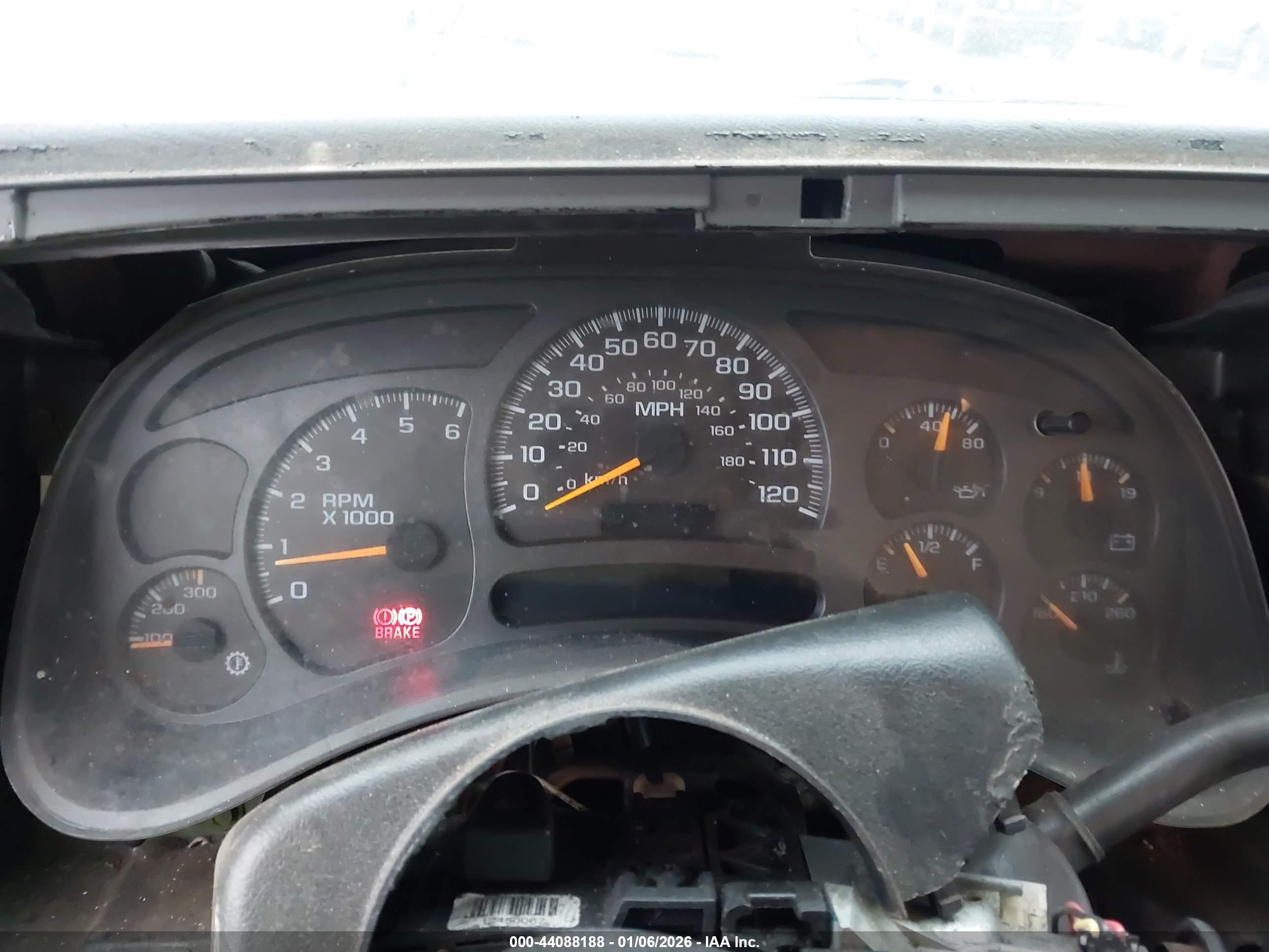 CHEVROLET SILVERADO image 7