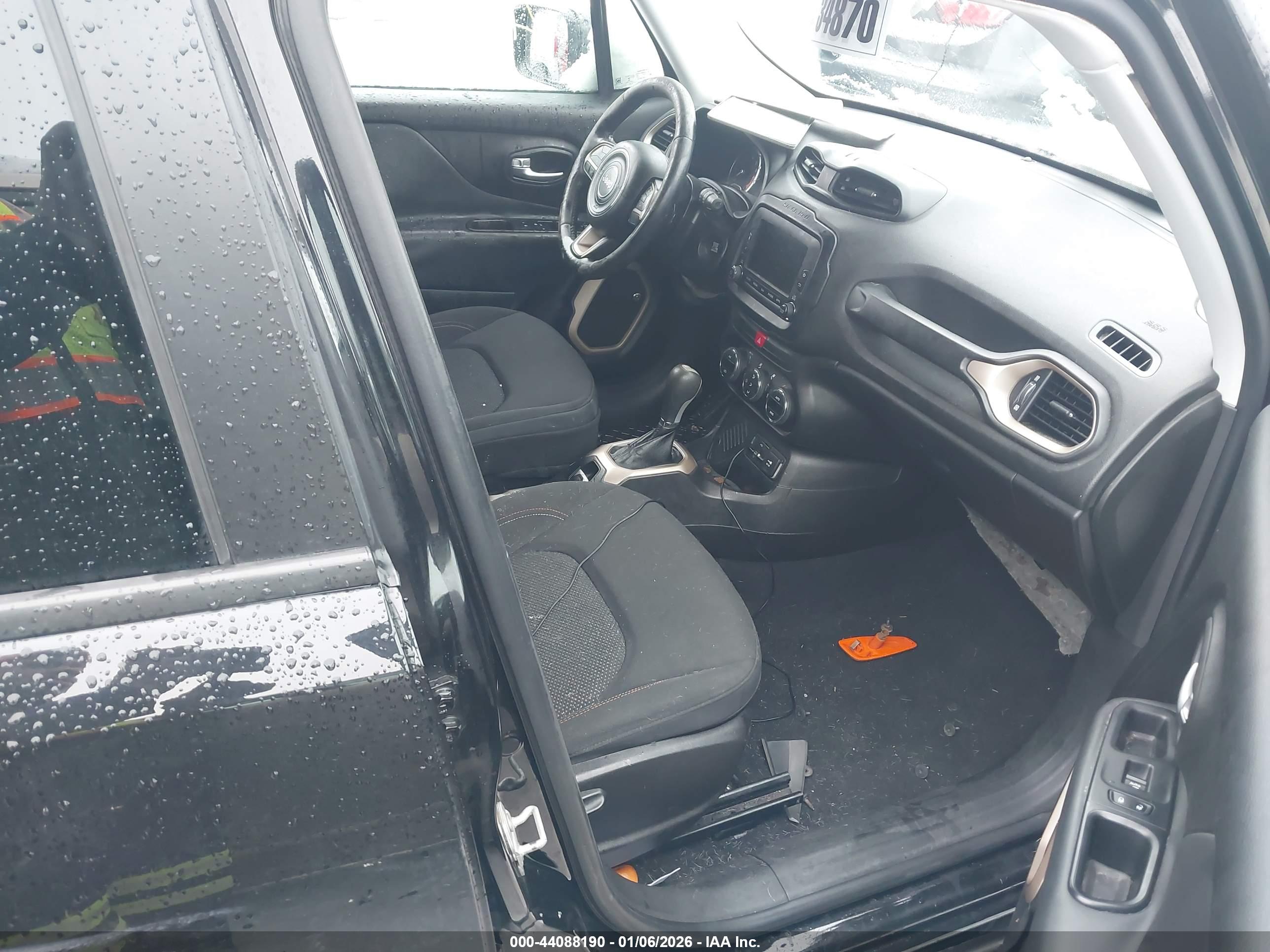 JEEP RENEGADE image 5