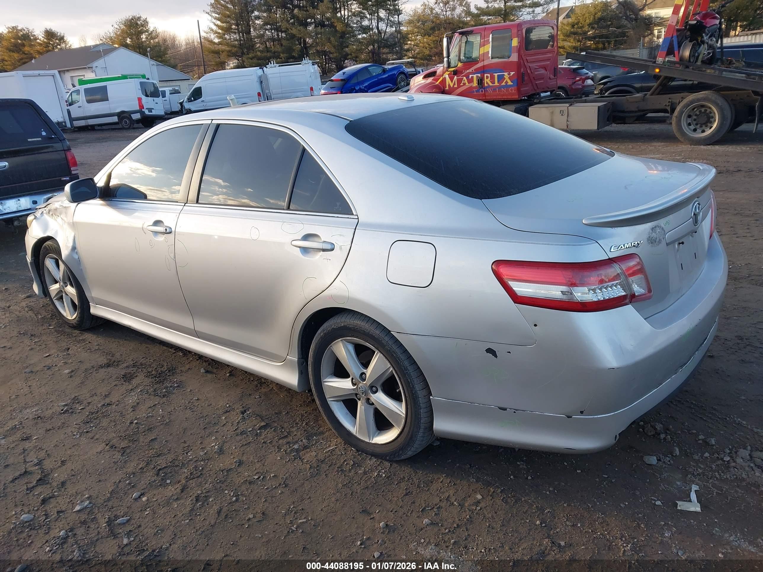 TOYOTA CAMRY image 3