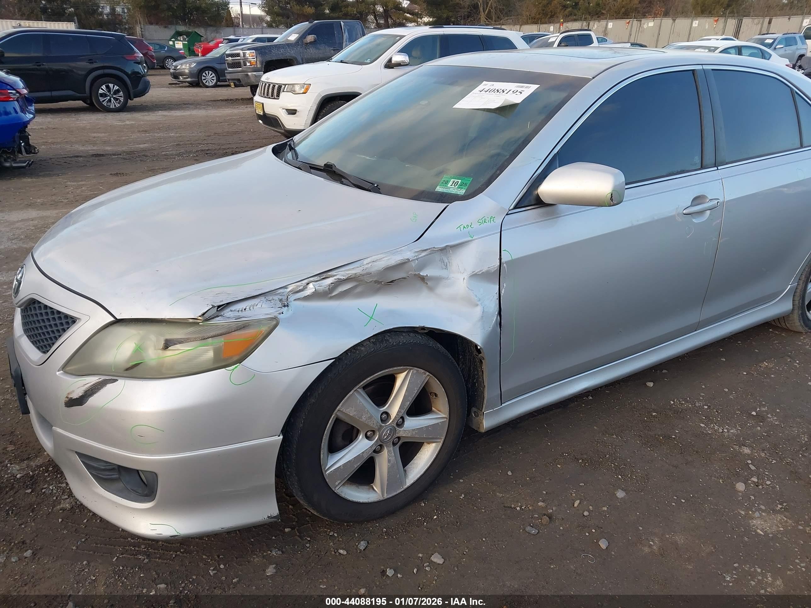TOYOTA CAMRY image 6