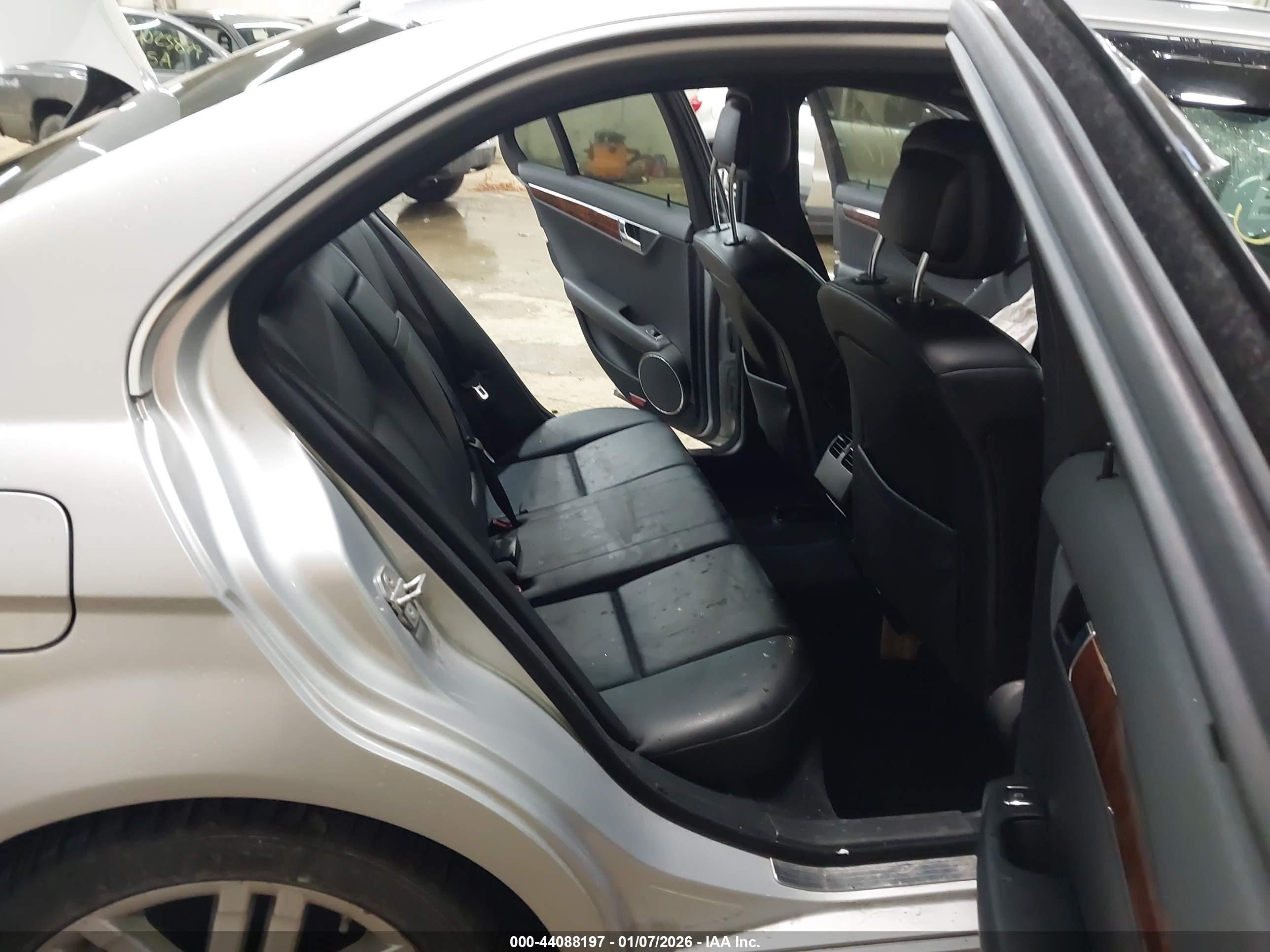 MERCEDES-BENZ C image 8