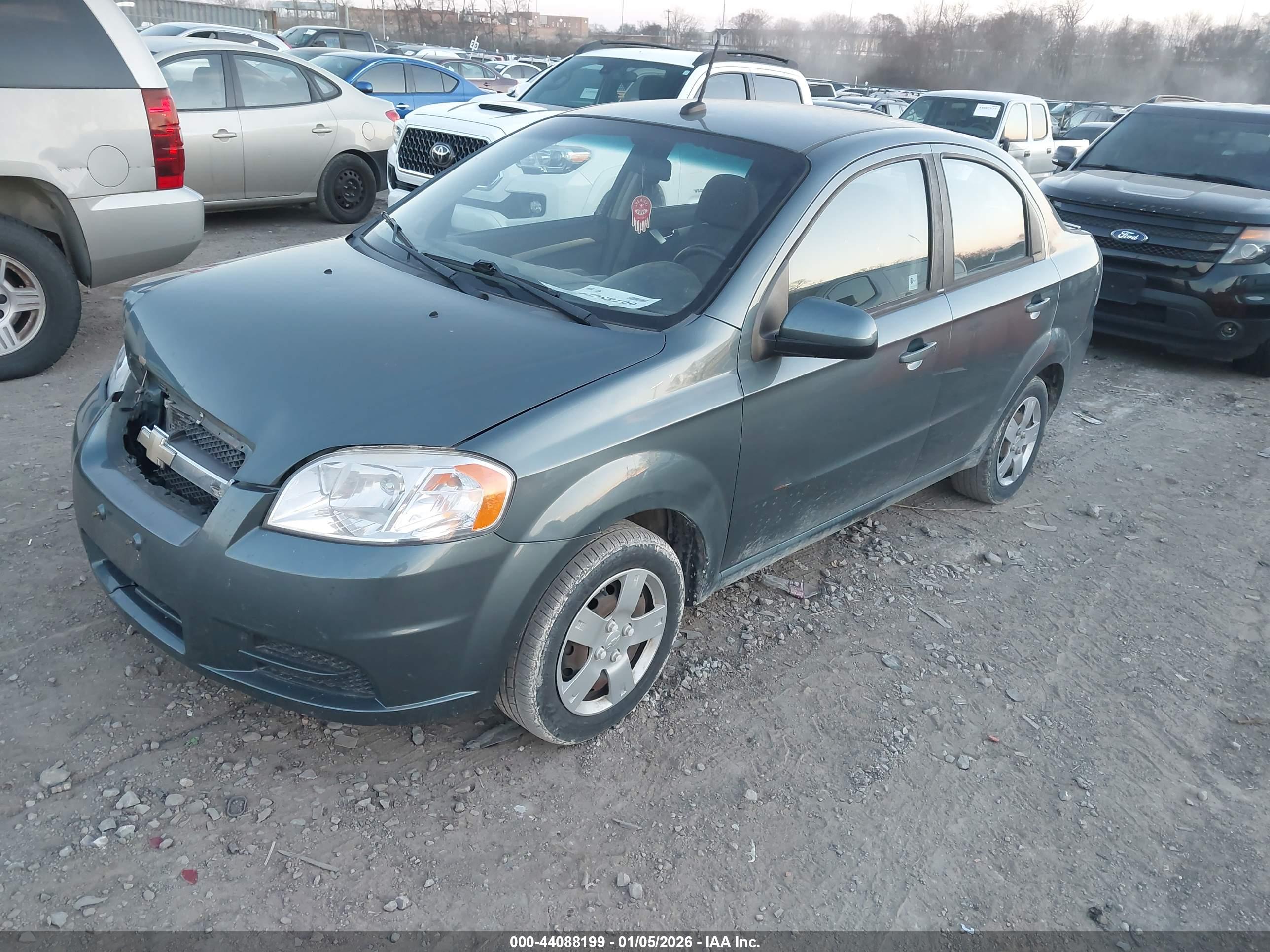 CHEVROLET AVEO image 2