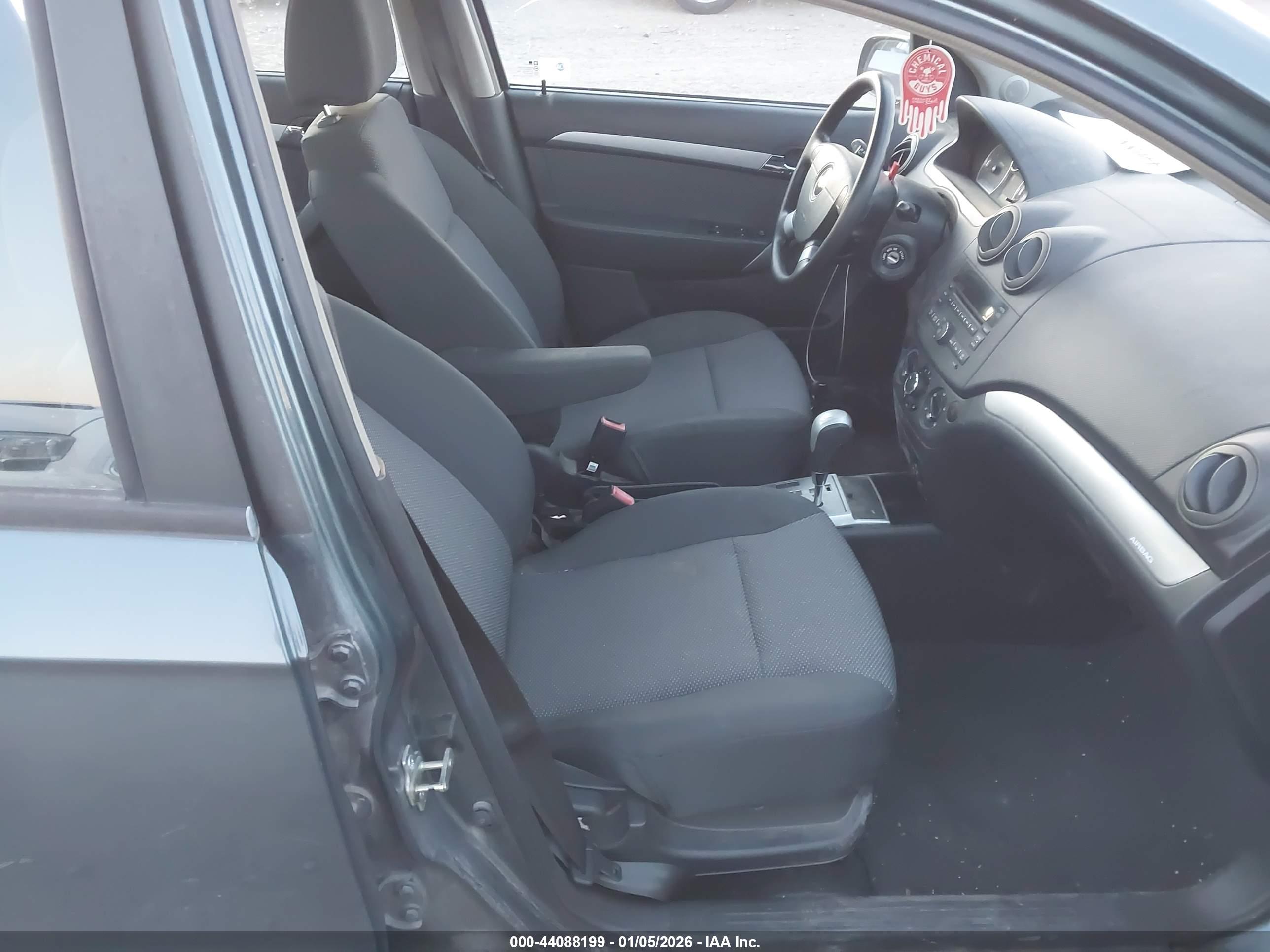 CHEVROLET AVEO image 5