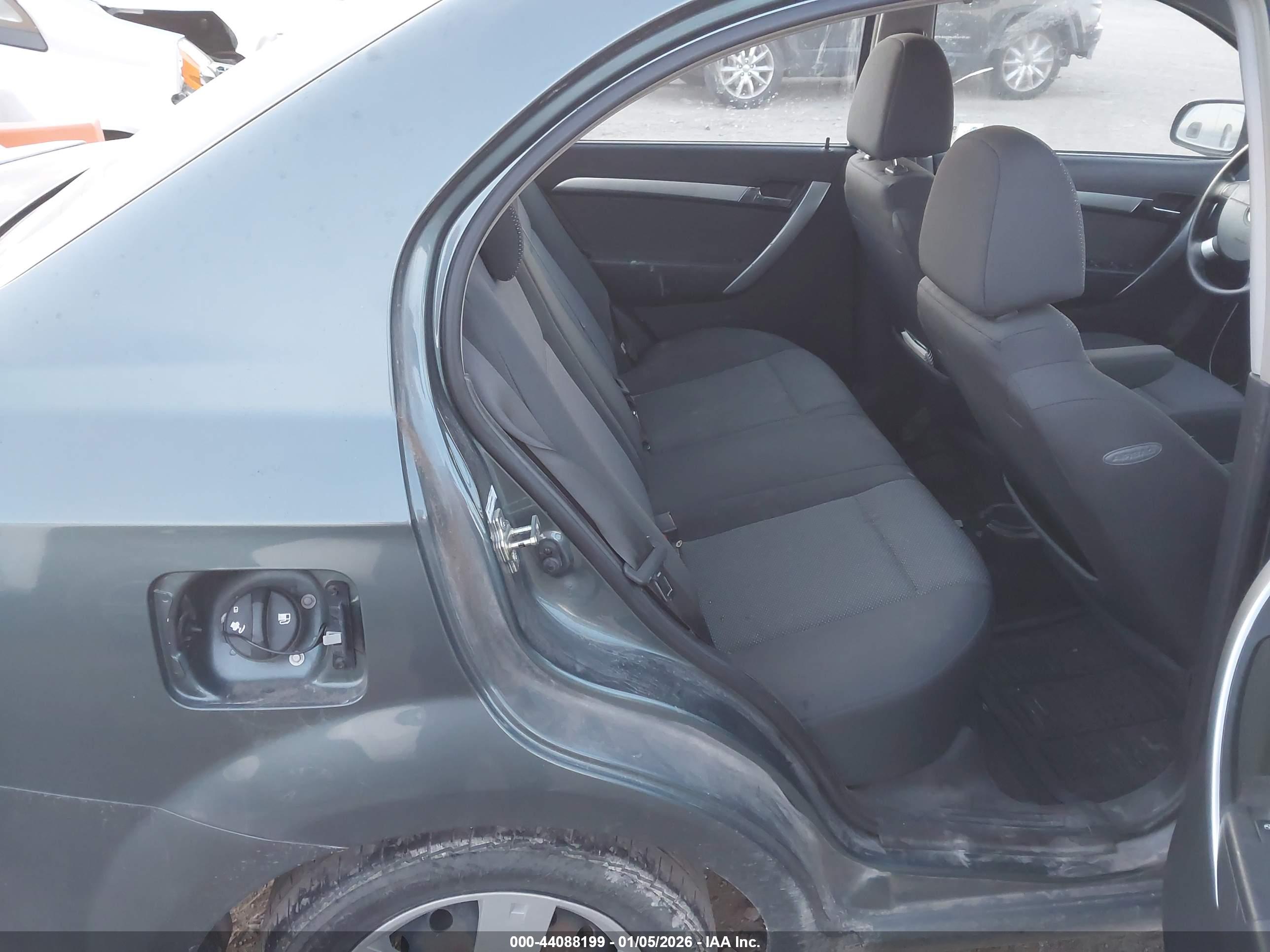 CHEVROLET AVEO image 8