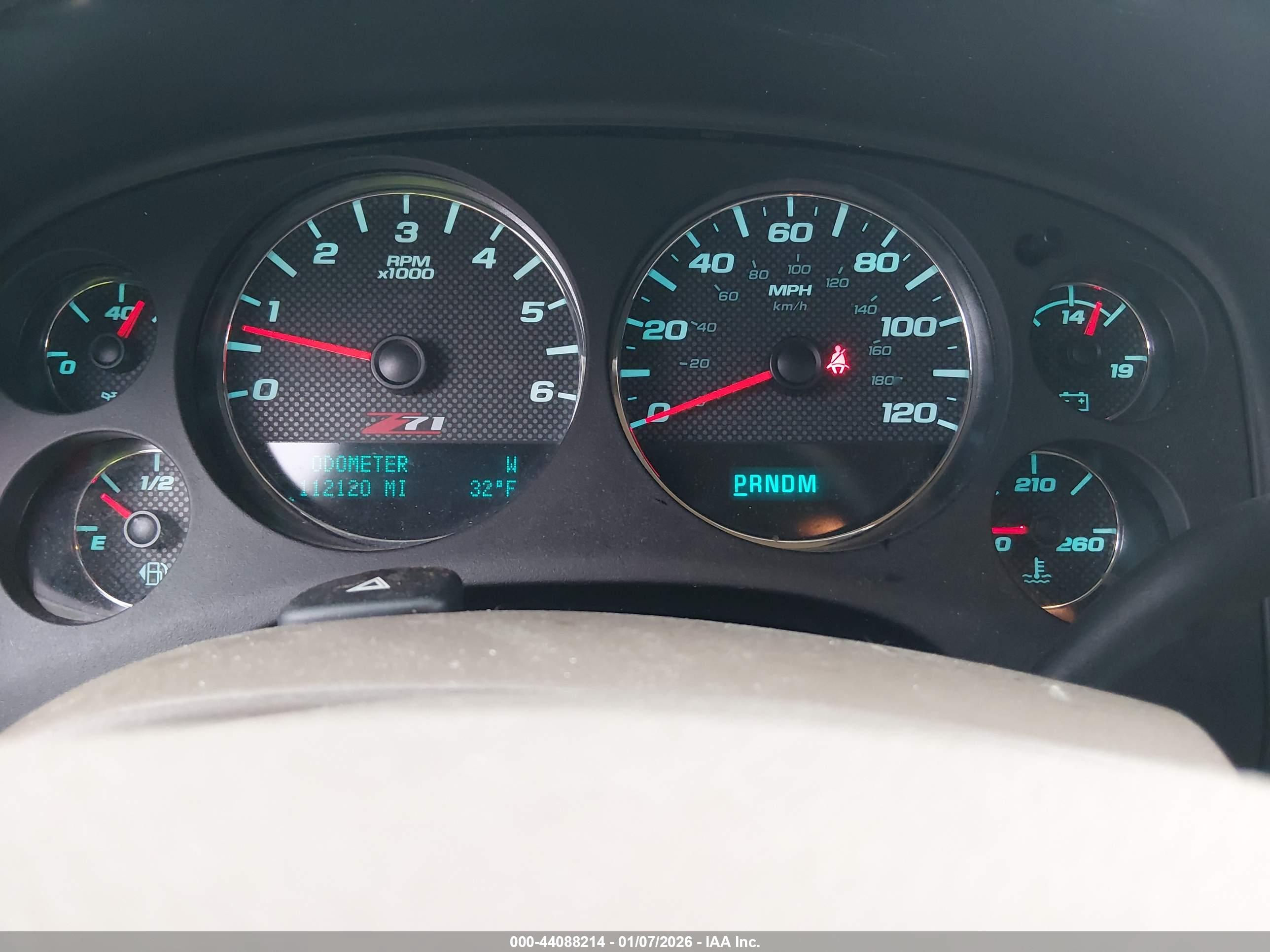 CHEVROLET SUBURBAN image 7
