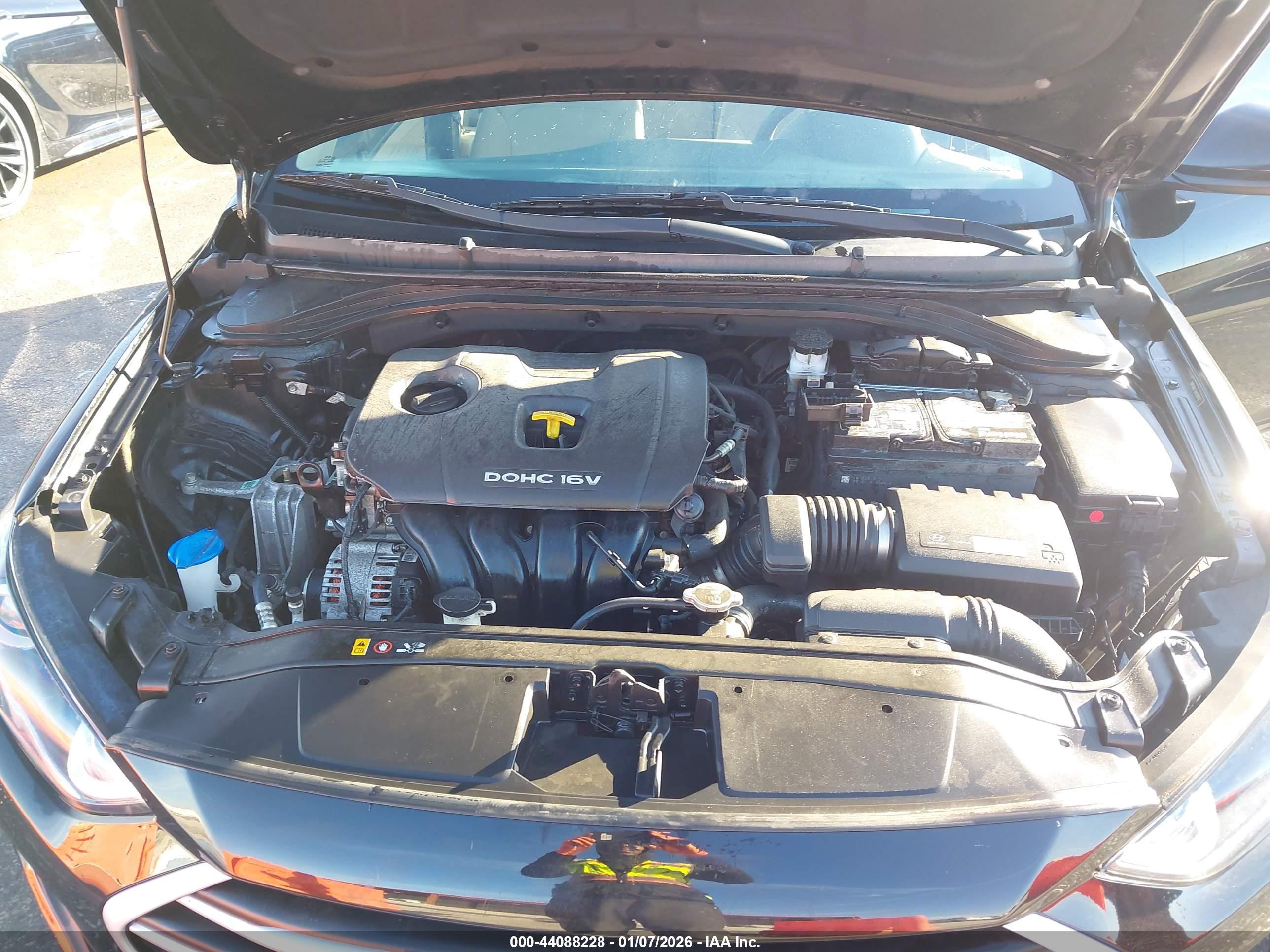 HYUNDAI ELANTRA image 10