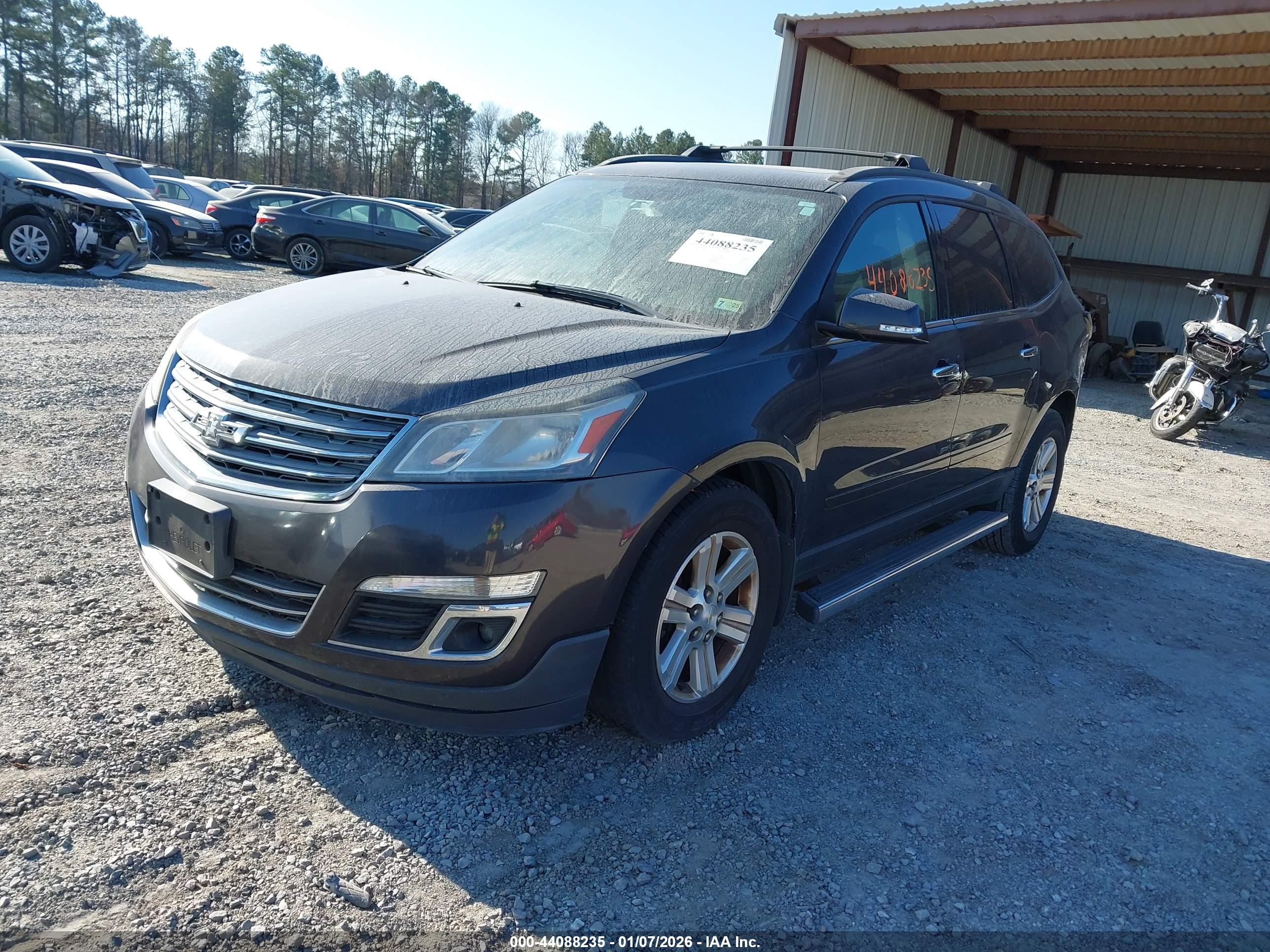 CHEVROLET TRAVERSE image 2