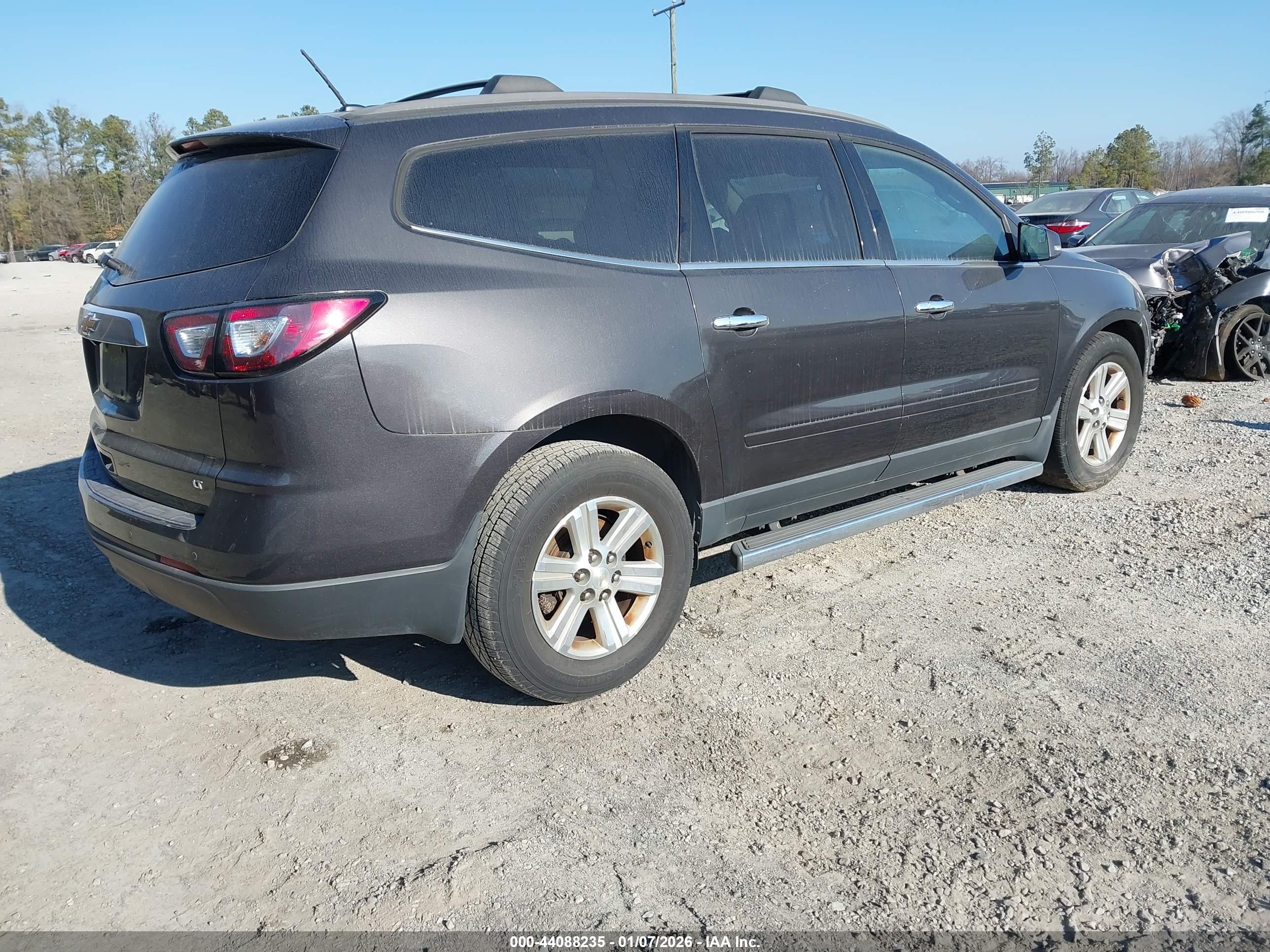 CHEVROLET TRAVERSE image 4