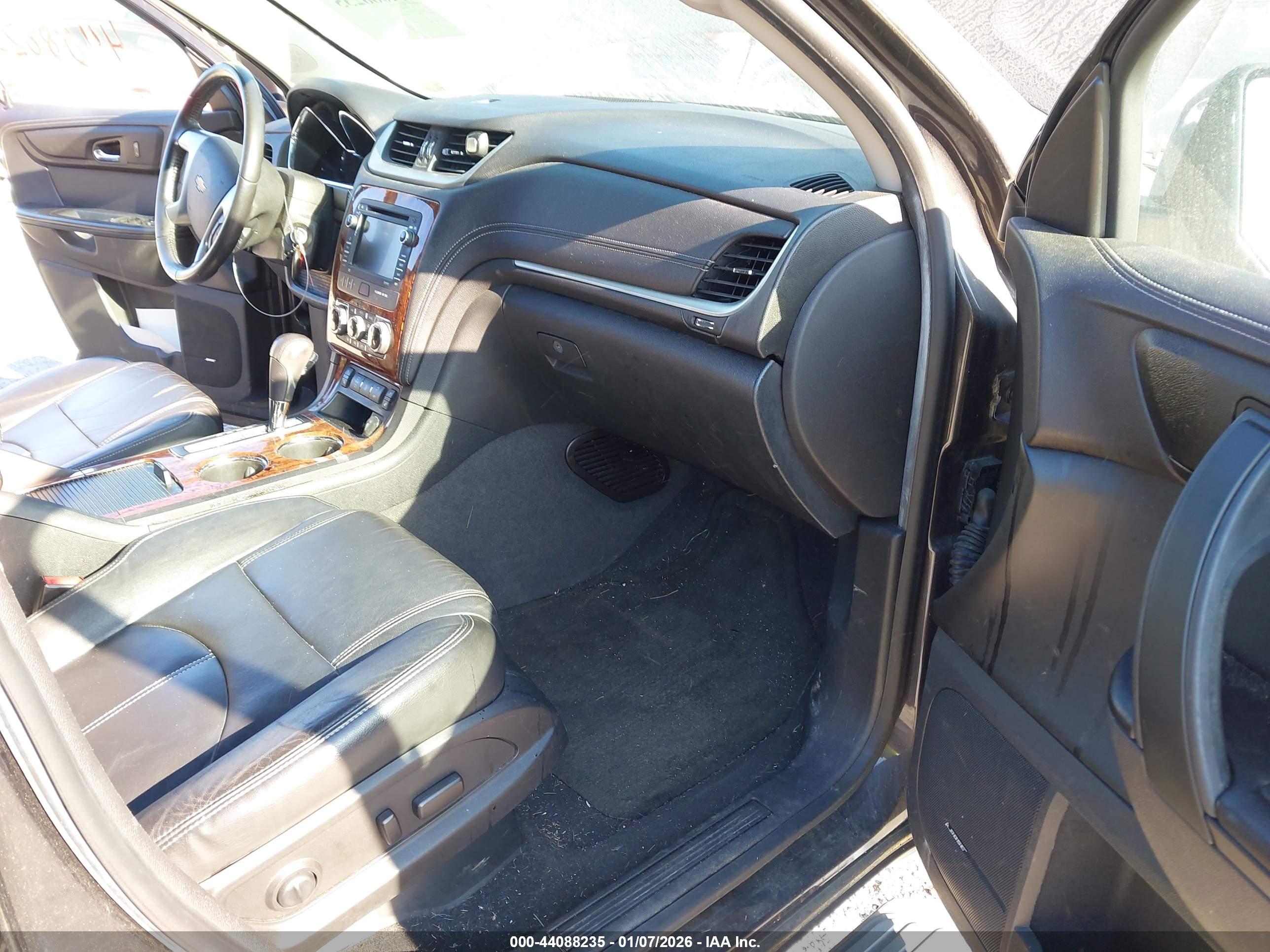 CHEVROLET TRAVERSE image 5