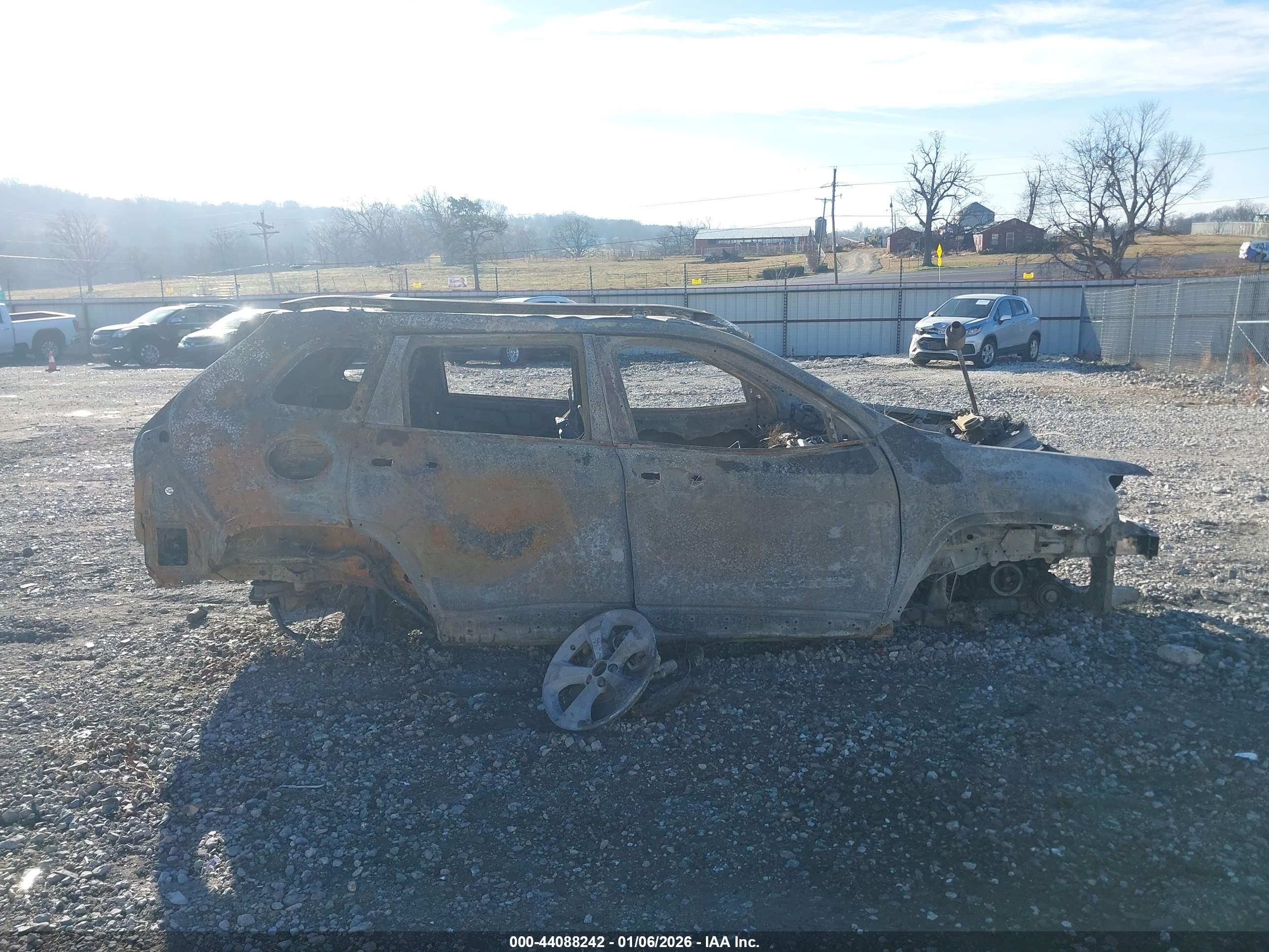 JEEP CHEROKEE image 6