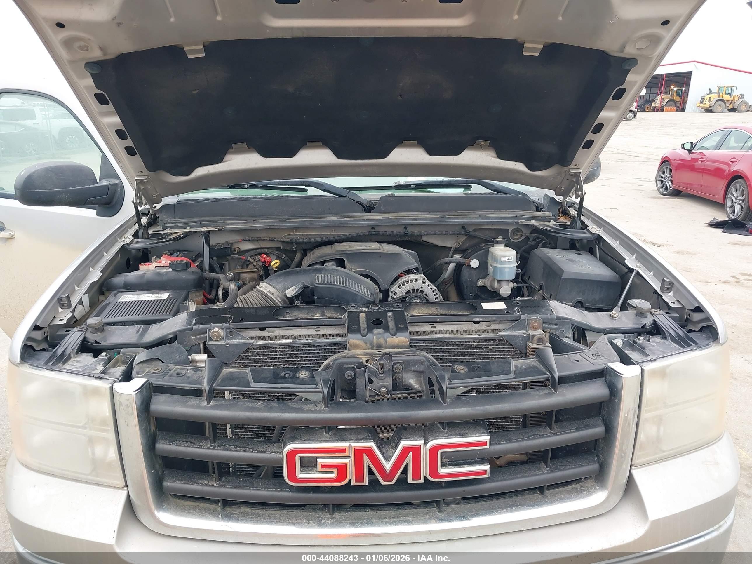 GMC SIERRA image 10