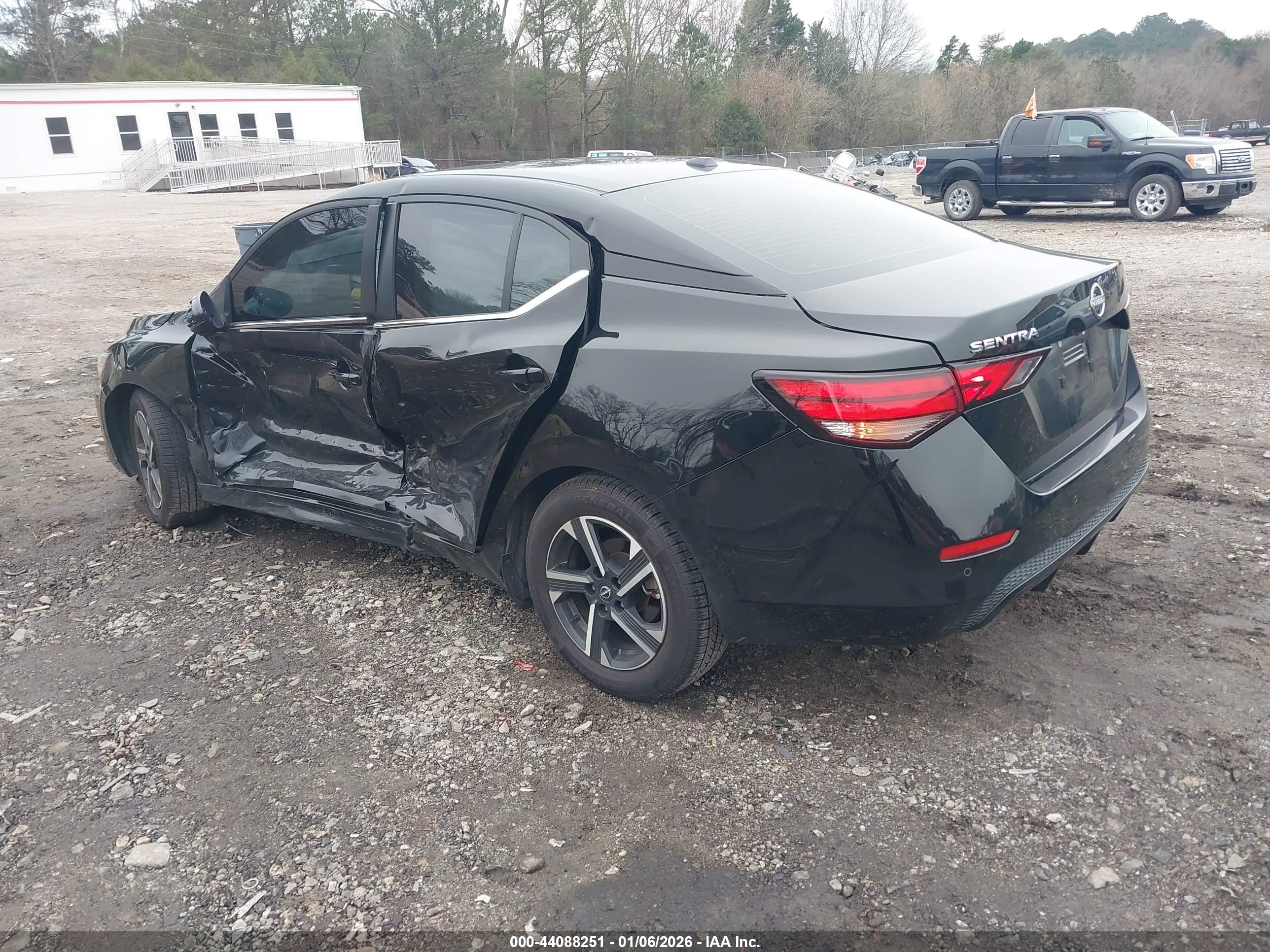 NISSAN SENTRA image 3